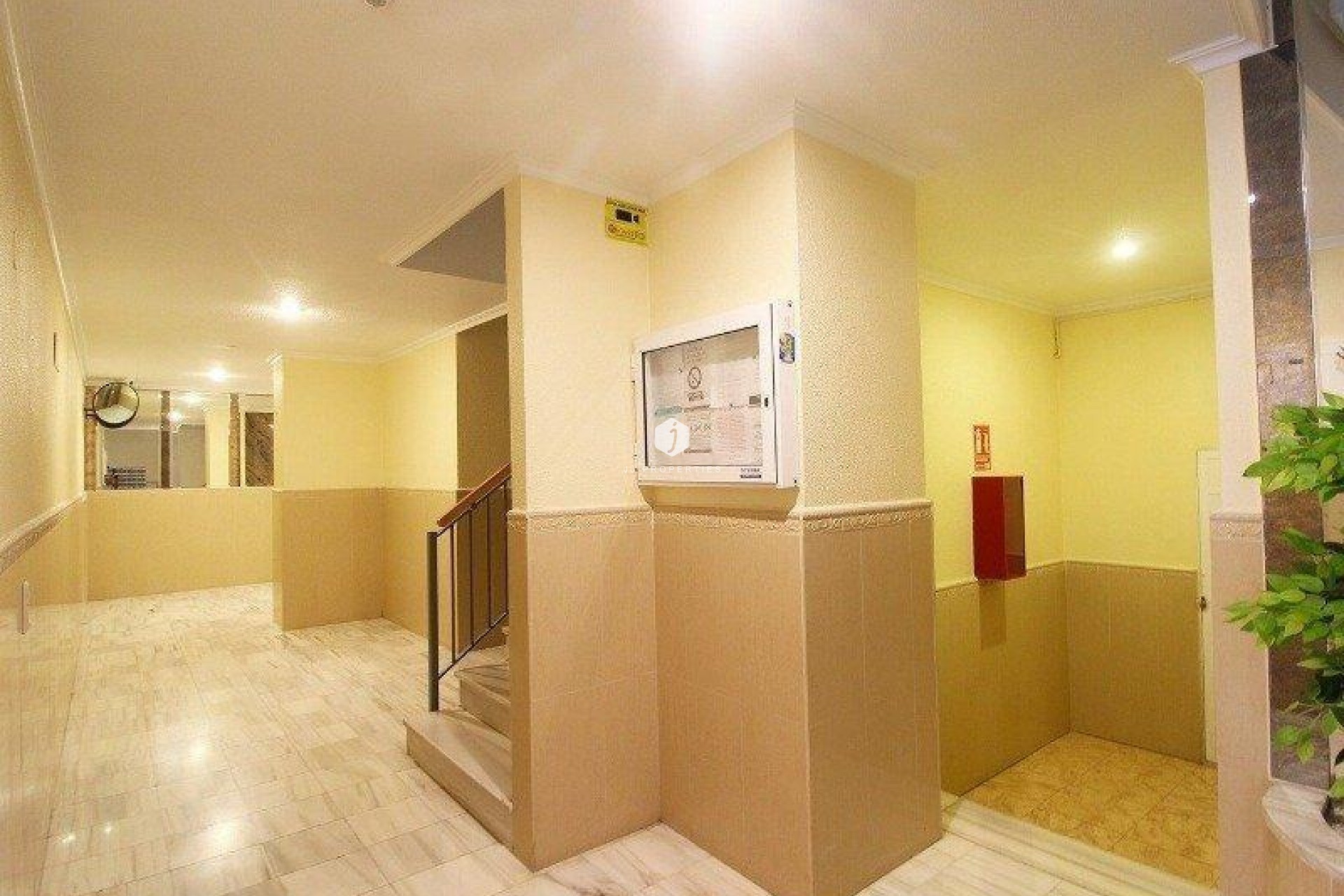 Z drugiej ręki - Mieszkanie w bloku -
Torrevieja - Playa del Cura