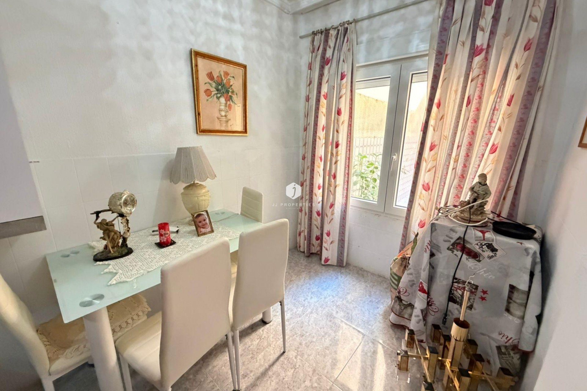 Z drugiej ręki - Mieszkanie w bloku -
Torrevieja - Playa del Cura