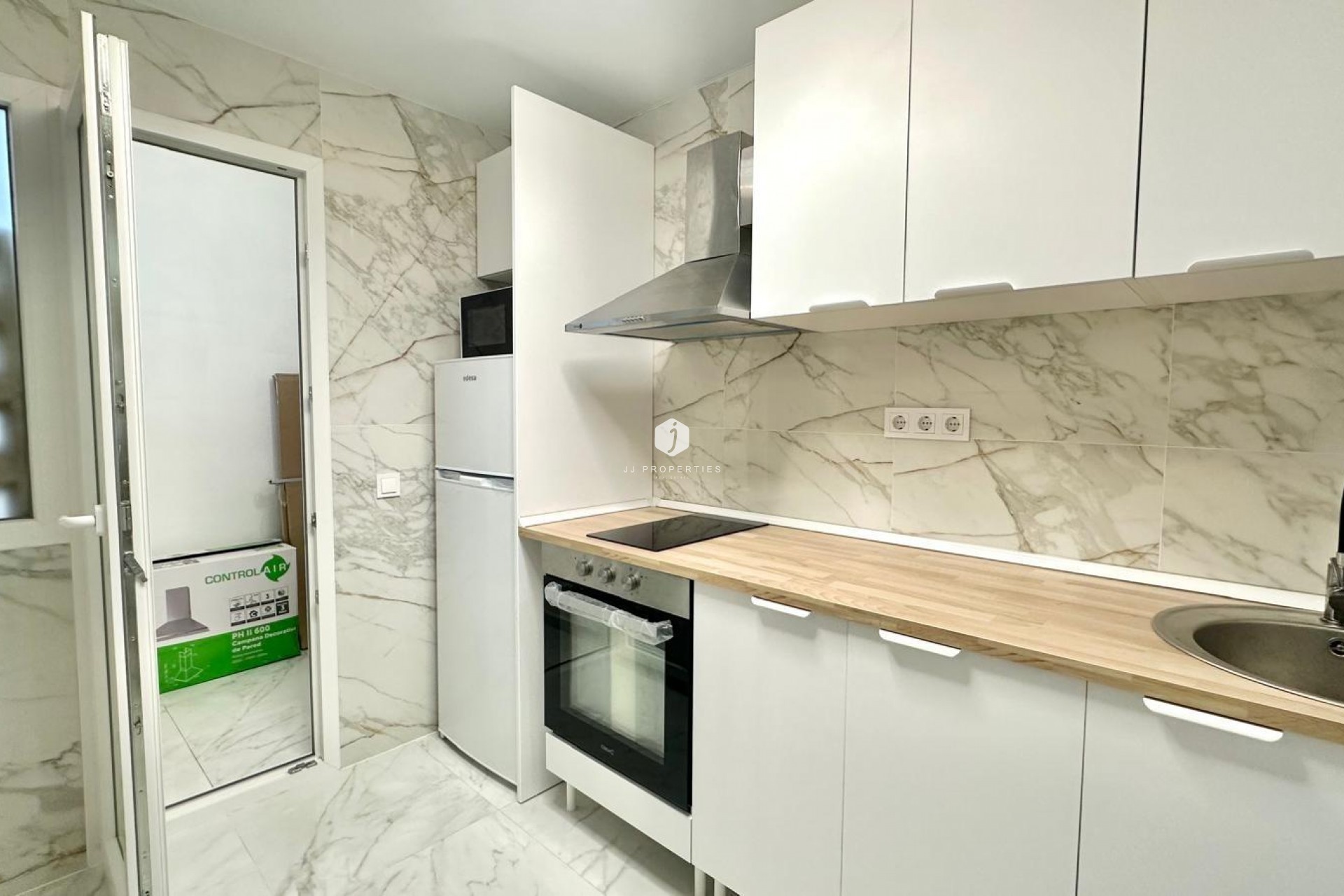 Z drugiej ręki - Mieszkanie w bloku -
Torrevieja - Playa del Cura