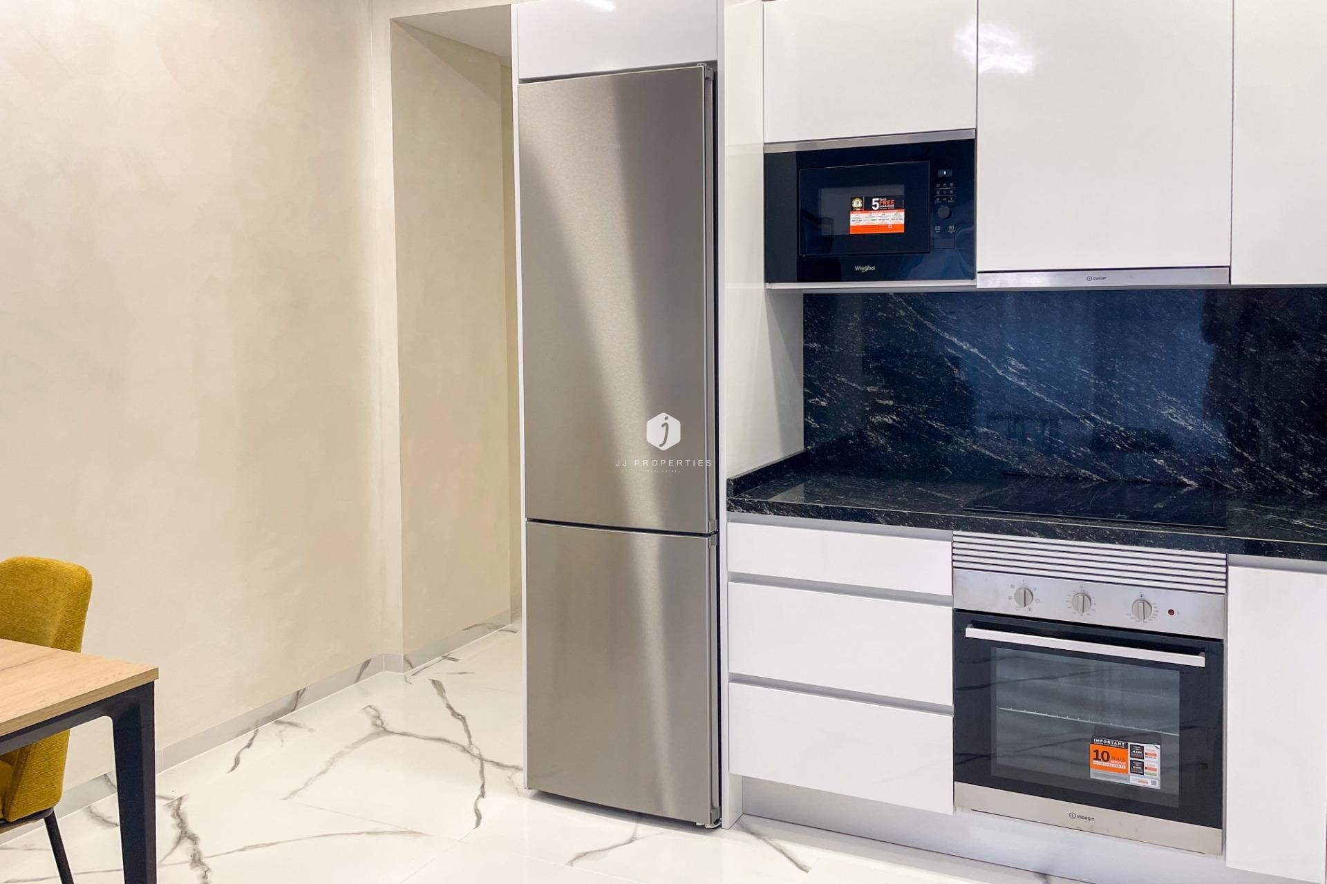 Z drugiej ręki - Mieszkanie w bloku -
Torrevieja - Playa del Cura