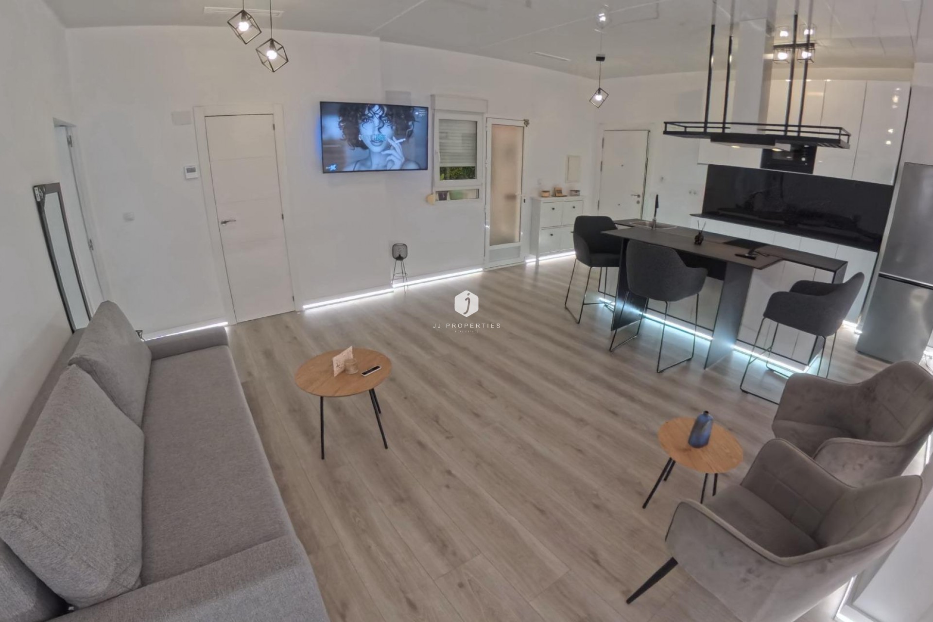 Z drugiej ręki - Mieszkanie w bloku -
Torrevieja - Playa del Cura