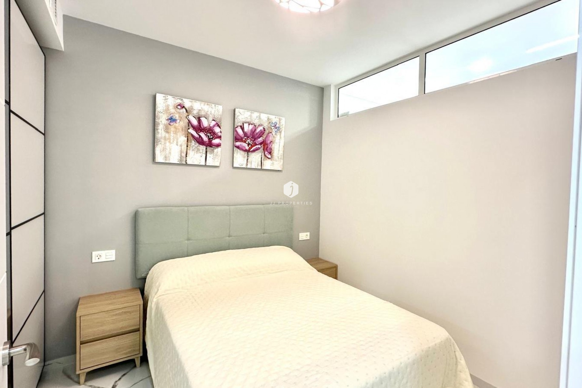 Z drugiej ręki - Mieszkanie w bloku -
Torrevieja - Playa del Cura