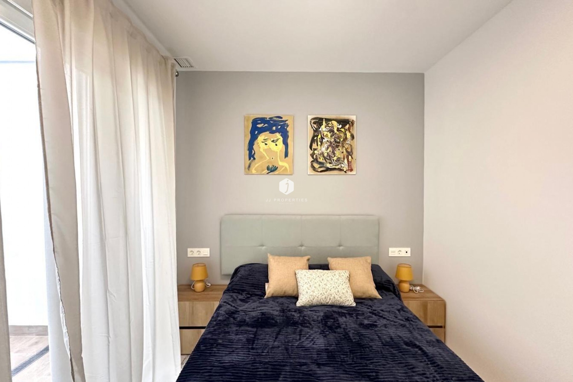 Z drugiej ręki - Mieszkanie w bloku -
Torrevieja - Playa del Cura