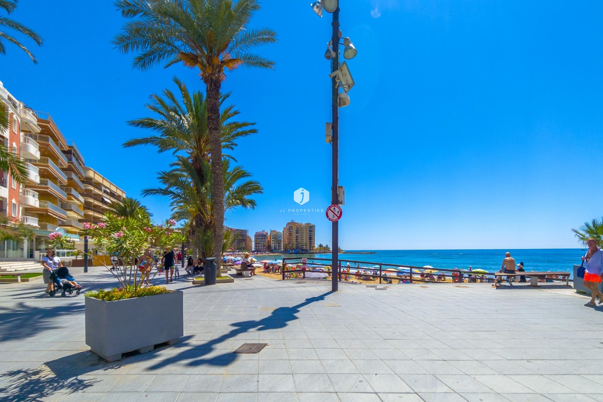 Z drugiej ręki - Mieszkanie w bloku -
Torrevieja - Playa del Cura