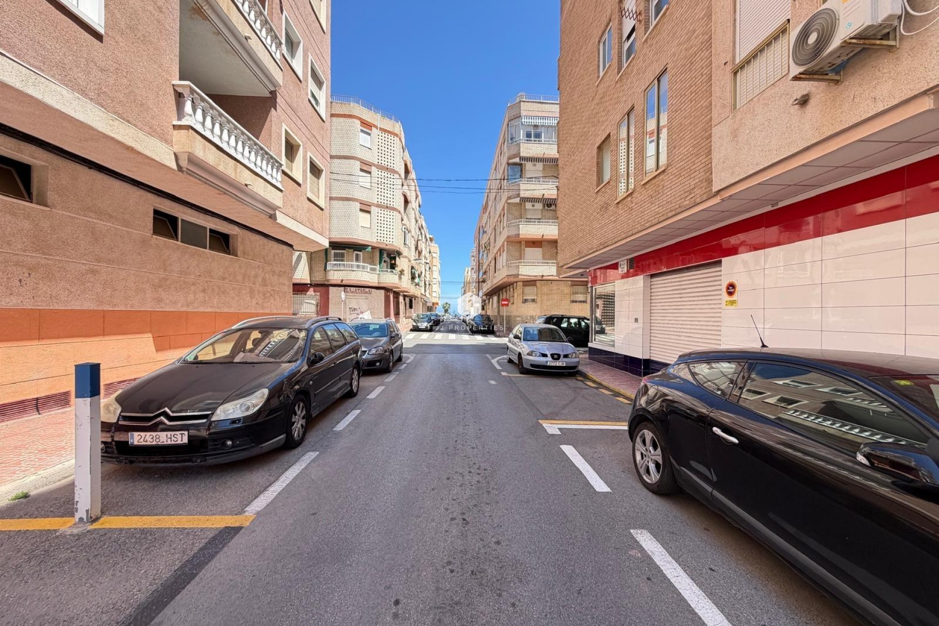 Z drugiej ręki - Mieszkanie w bloku -
Torrevieja - Playa del Cura