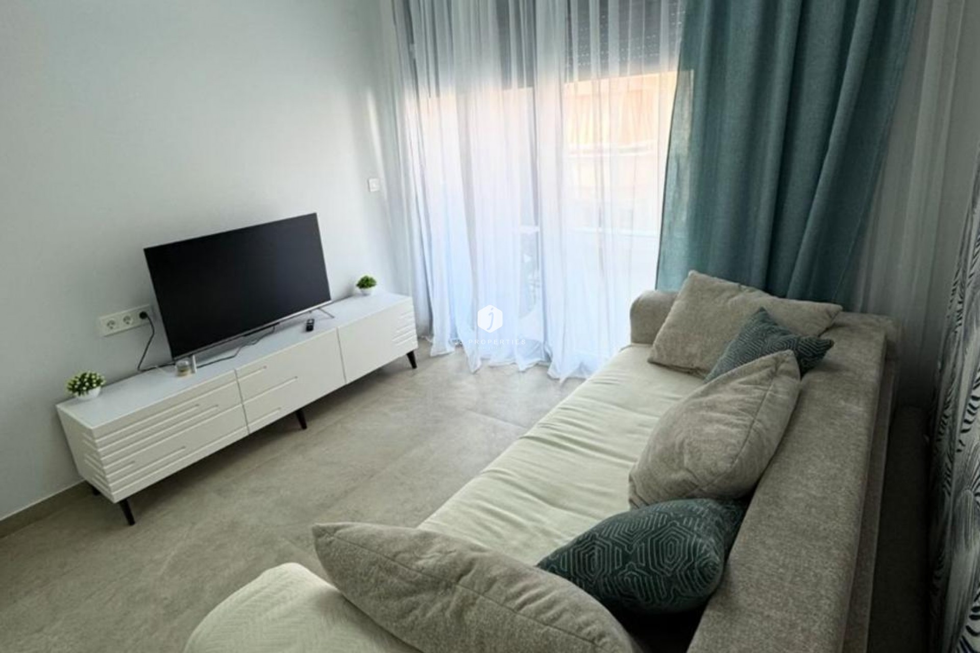 Z drugiej ręki - Mieszkanie w bloku -
Torrevieja - Playa del Cura