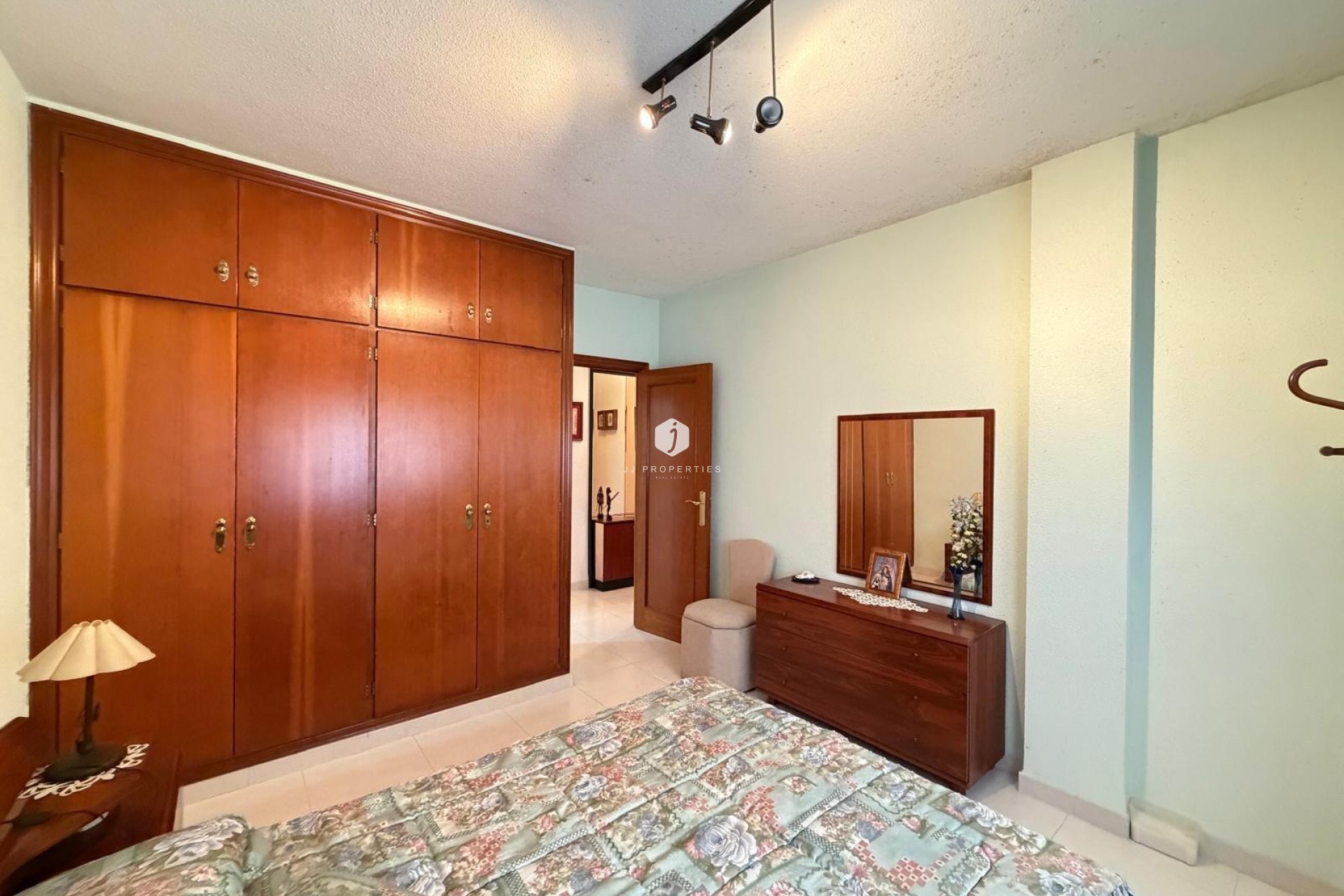Z drugiej ręki - Mieszkanie w bloku -
Torrevieja - Playa del Cura