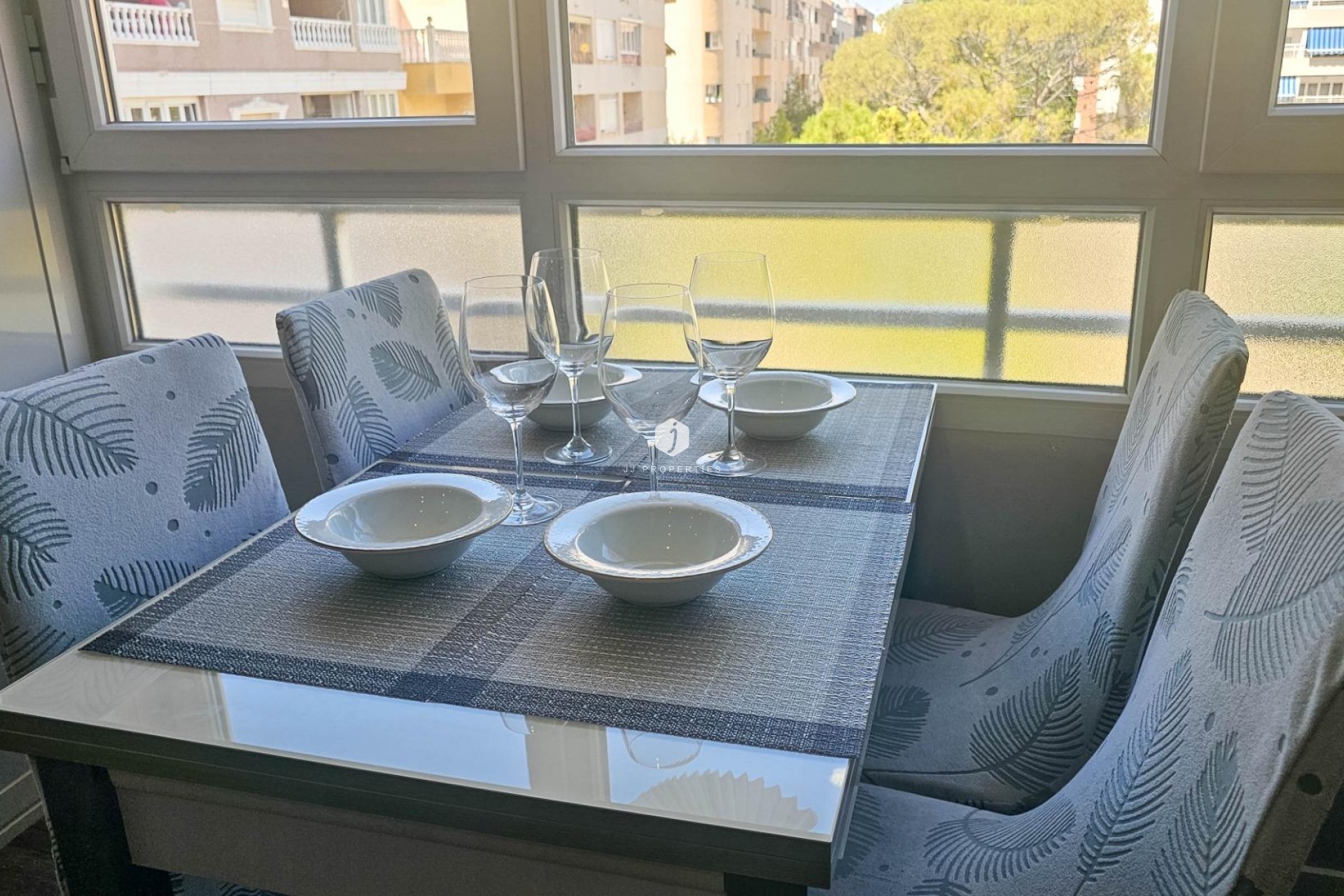 Z drugiej ręki - Mieszkanie w bloku -
Torrevieja - Playa del Cura