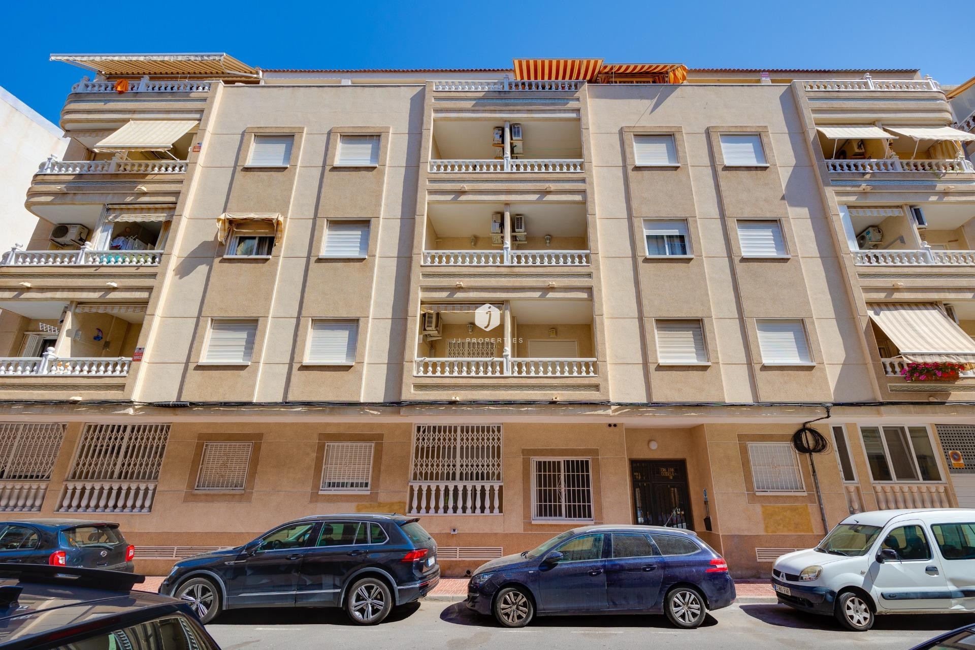 Z drugiej ręki - Mieszkanie w bloku -
Torrevieja - Playa del Cura