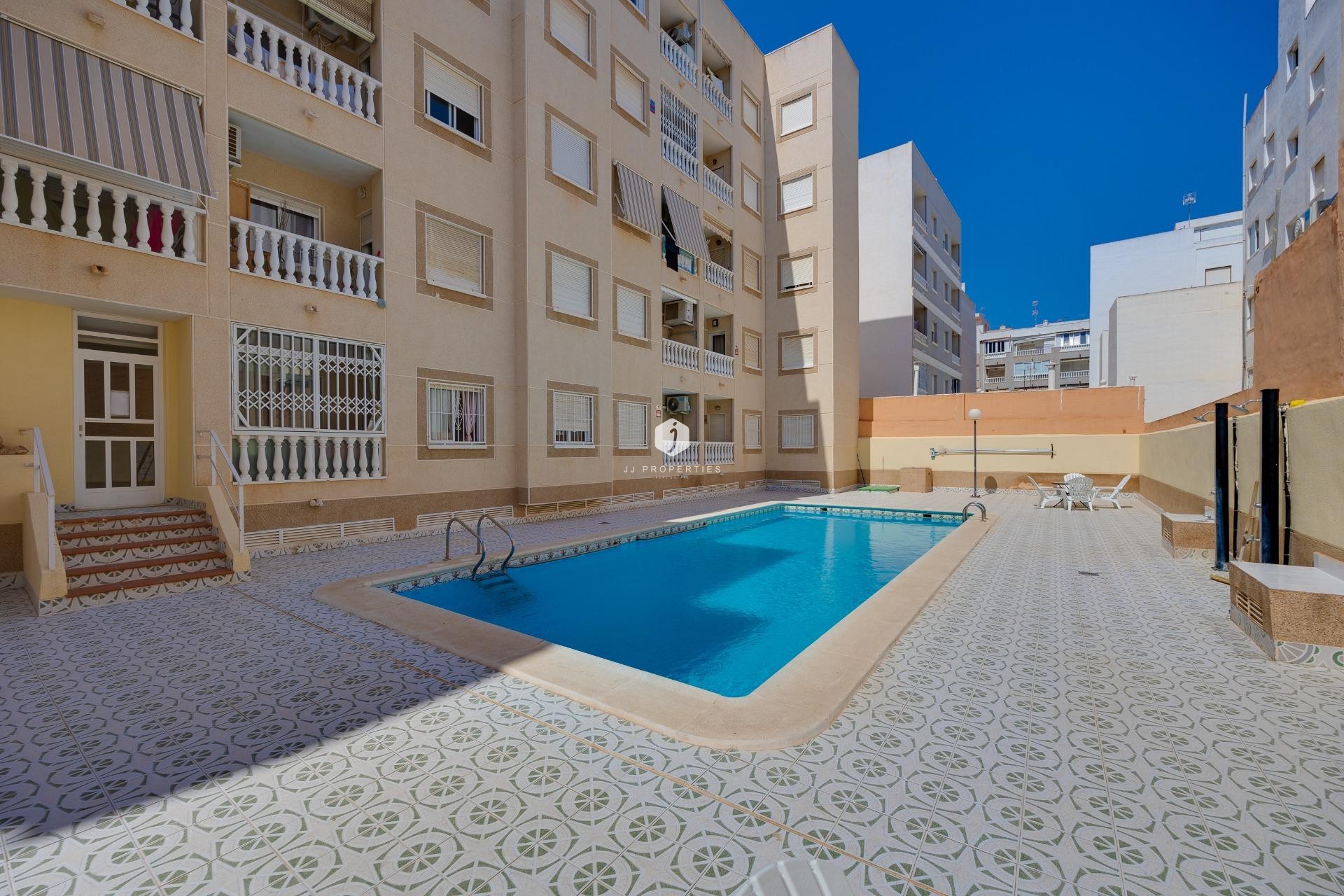 Z drugiej ręki - Mieszkanie w bloku -
Torrevieja - Playa del Cura