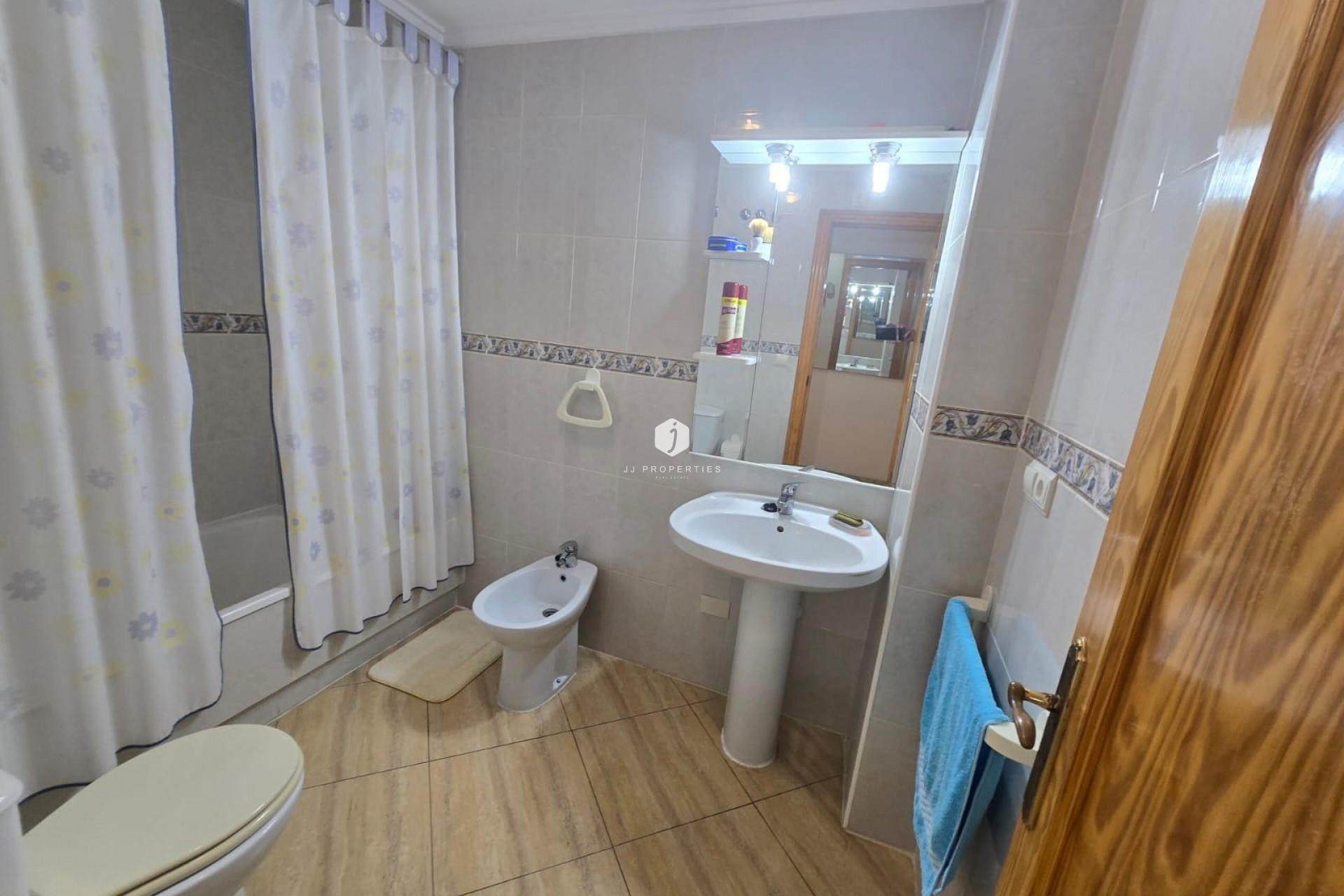 Z drugiej ręki - Mieszkanie w bloku -
Torrevieja - Playa del Cura