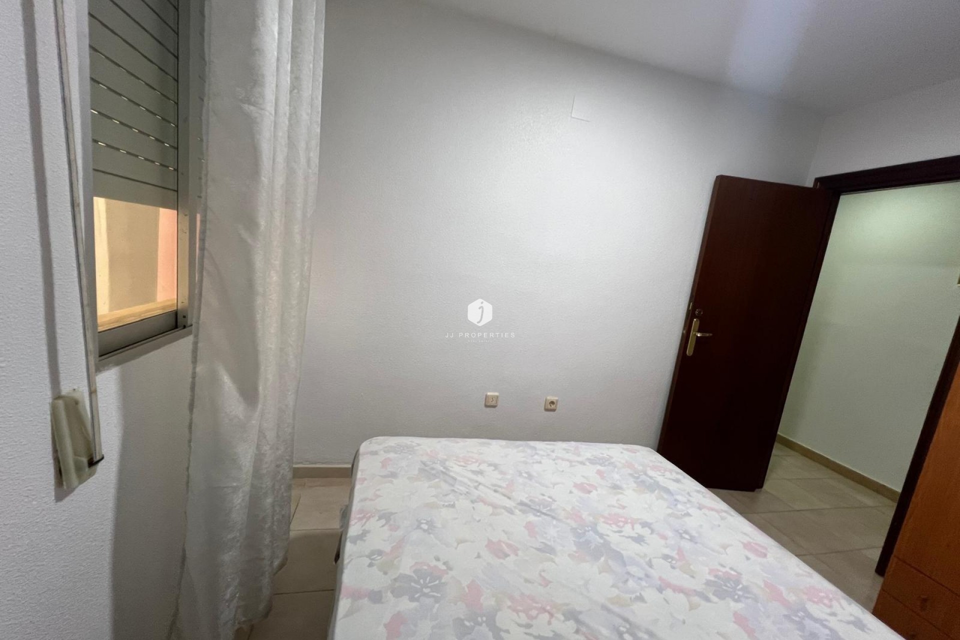 Z drugiej ręki - Mieszkanie w bloku -
Torrevieja - Playa del Cura