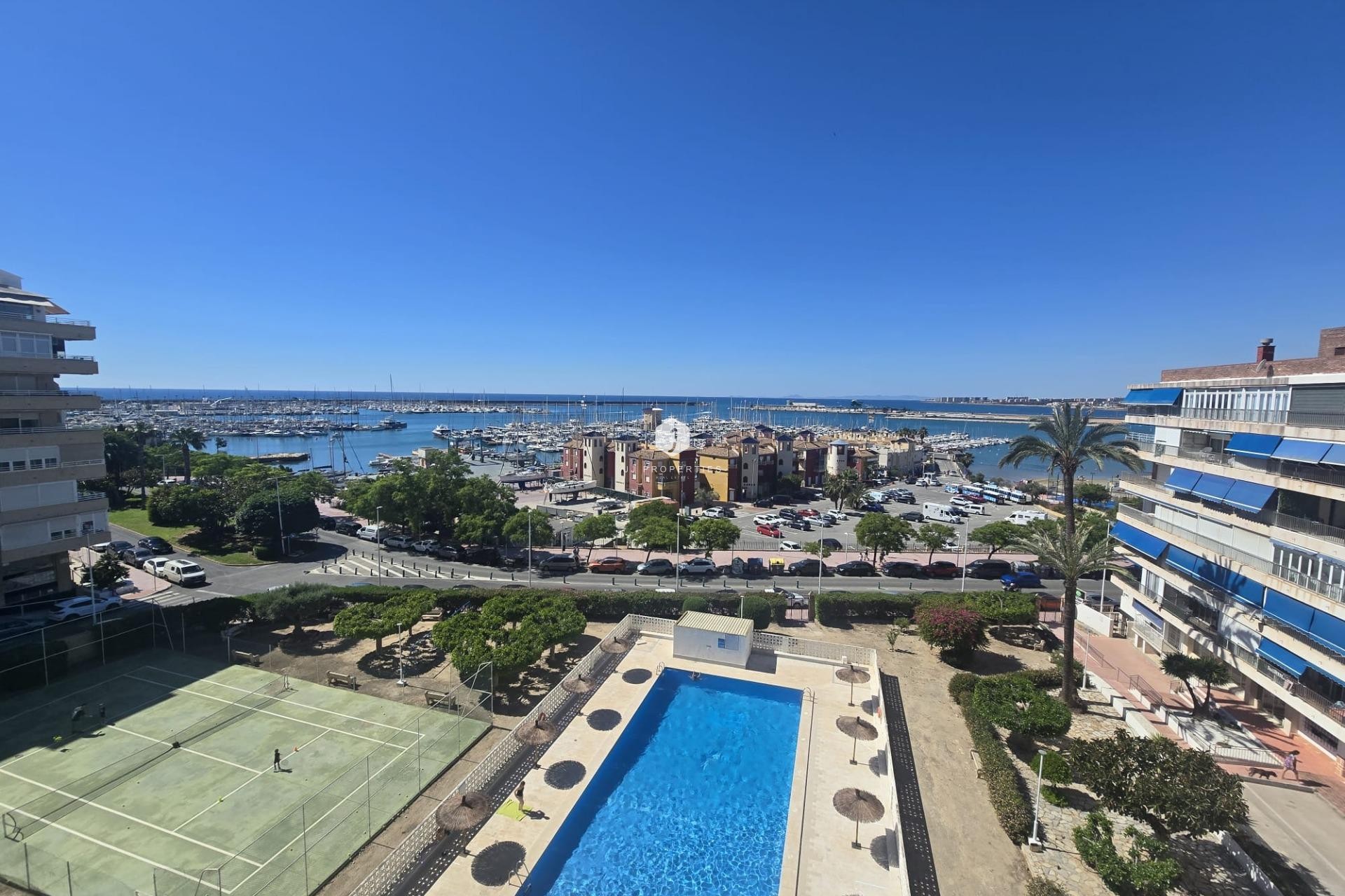 Z drugiej ręki - Mieszkanie w bloku -
Torrevieja - Puerto Deportivo Marina Salinas