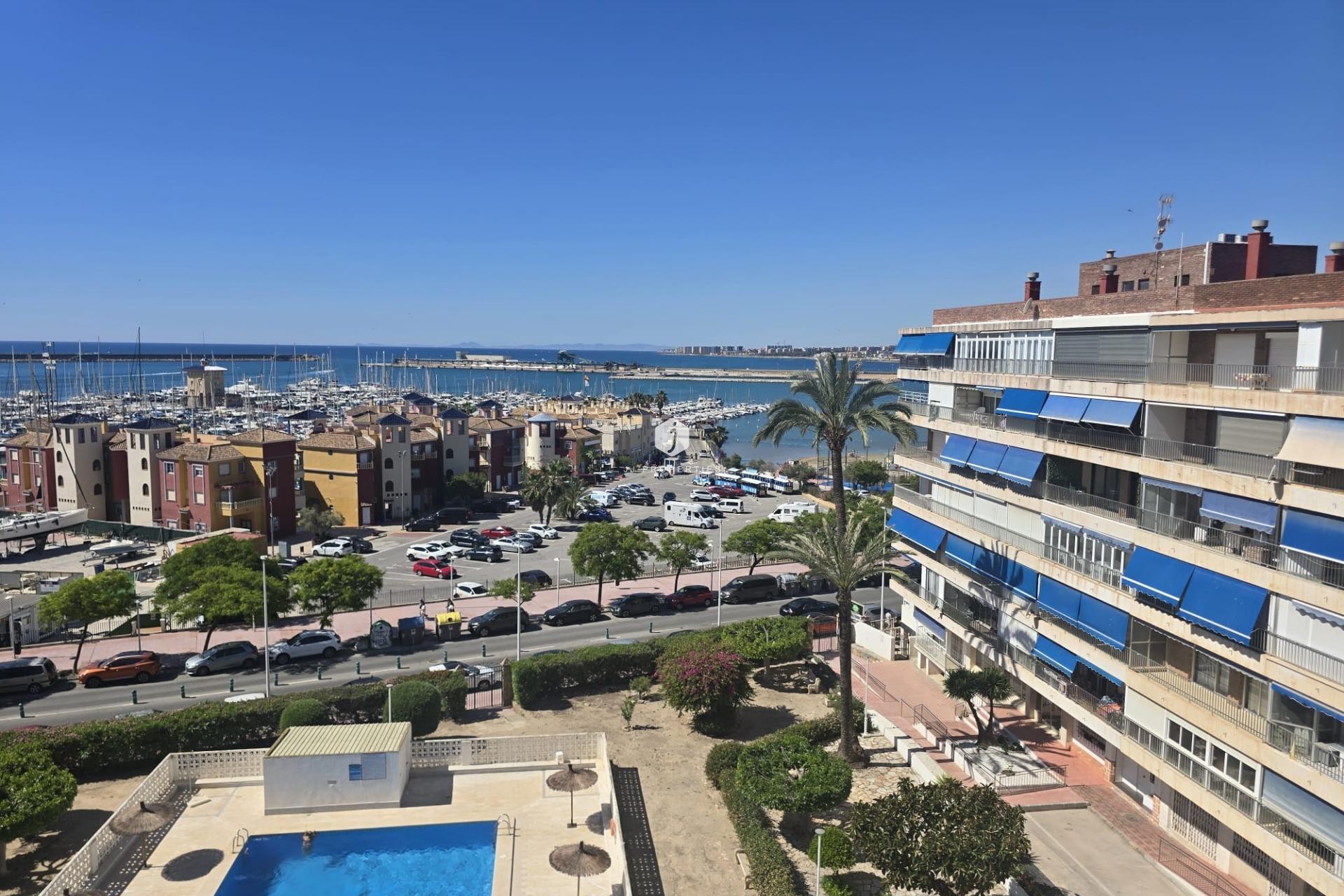 Z drugiej ręki - Mieszkanie w bloku -
Torrevieja - Puerto Deportivo Marina Salinas