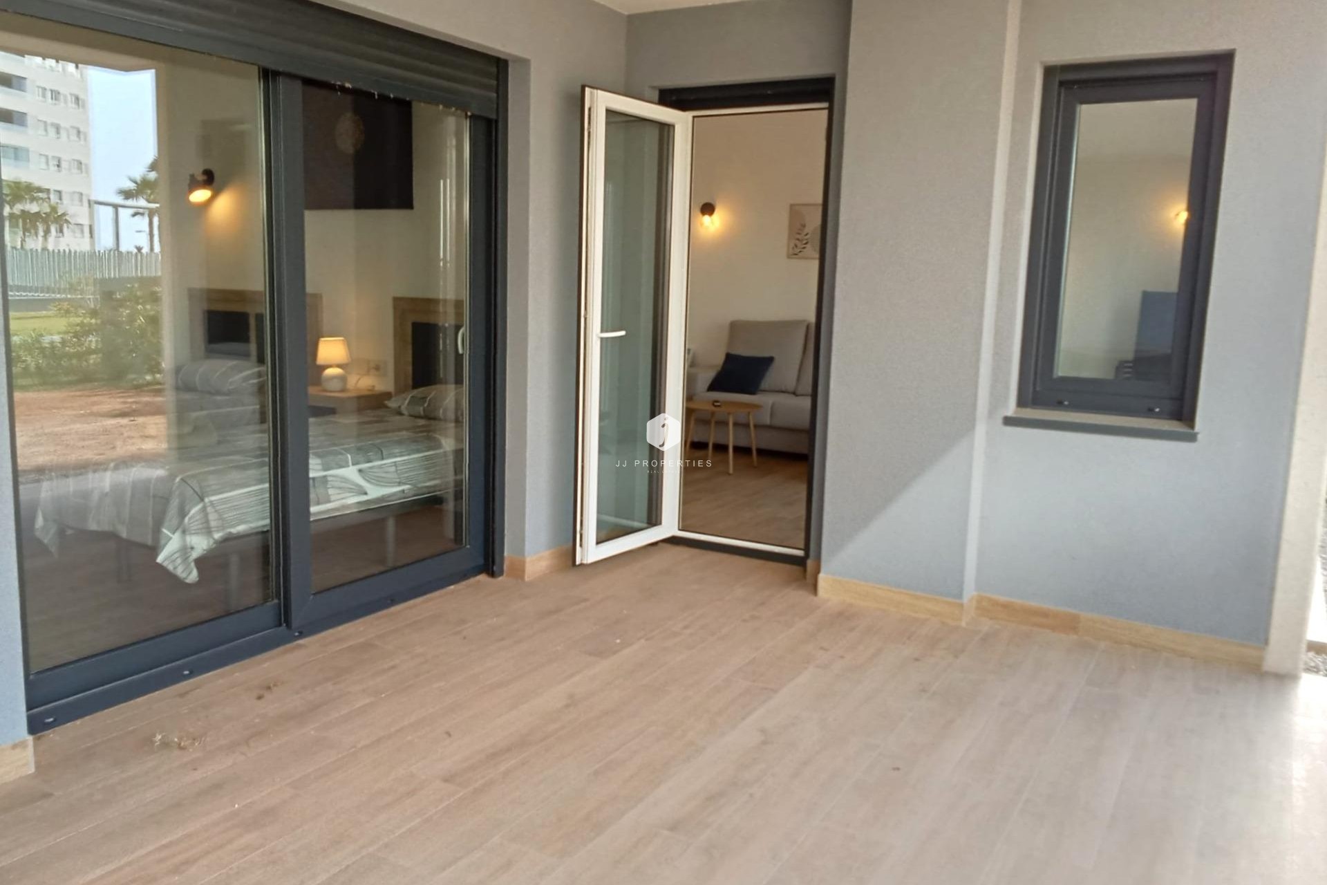 Z drugiej ręki - Mieszkanie w bloku -
Torrevieja - Punta prima