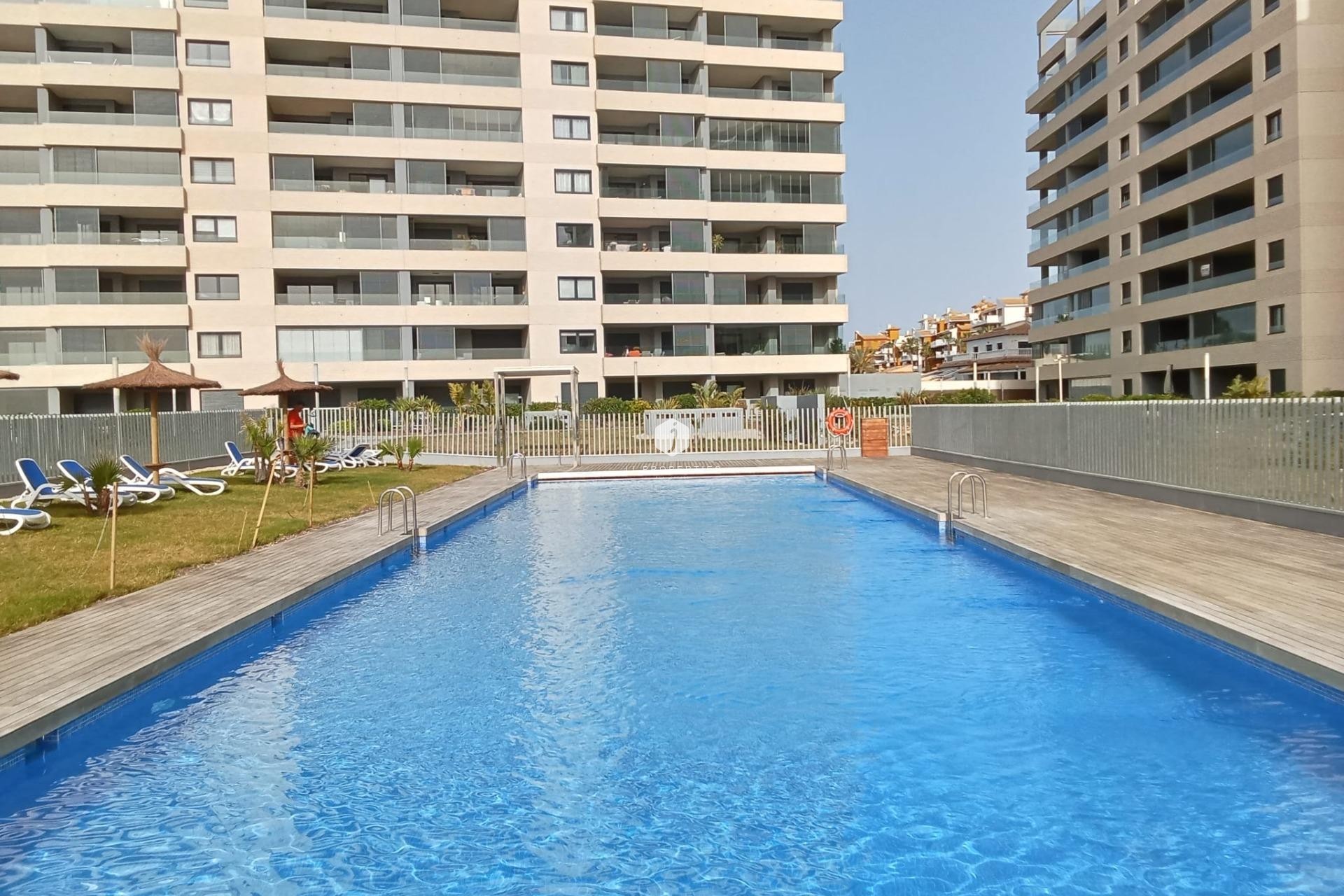Z drugiej ręki - Mieszkanie w bloku -
Torrevieja - Punta prima