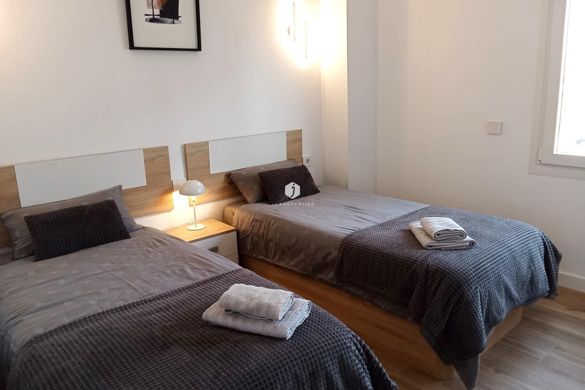 Z drugiej ręki - Mieszkanie w bloku -
Torrevieja - Punta prima