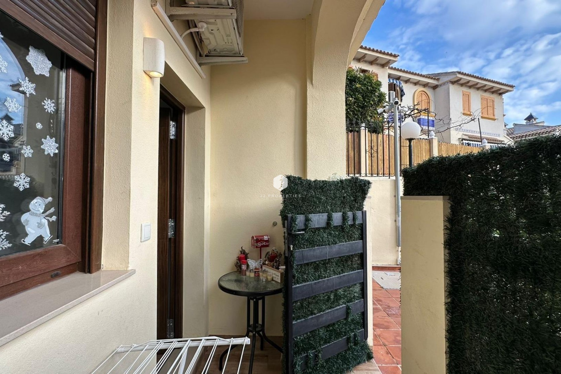 Z drugiej ręki - Mieszkanie w bloku -
Torrevieja - Sector 25