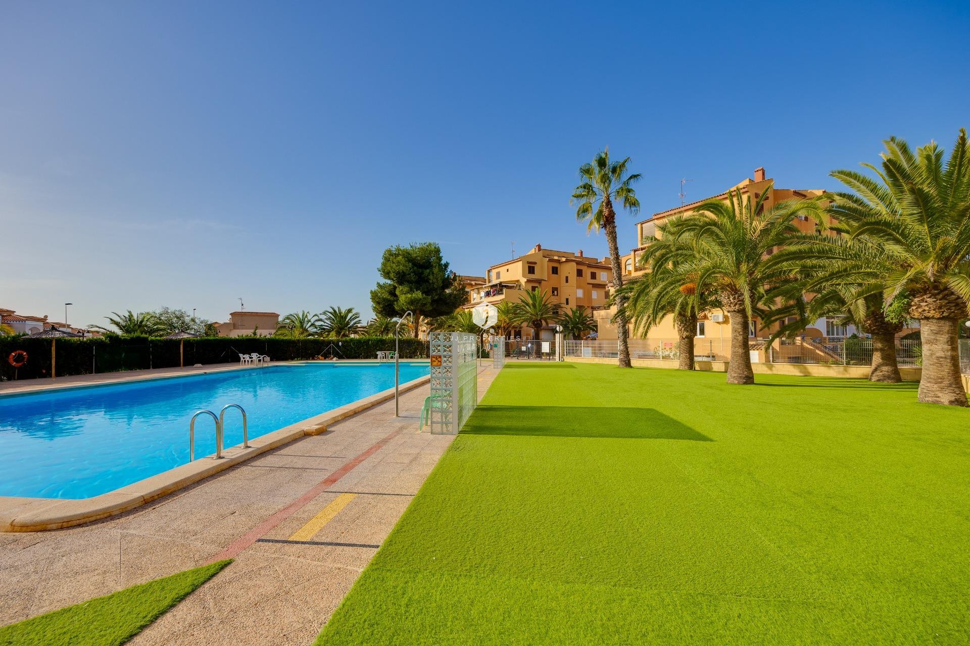 Z drugiej ręki - Mieszkanie w bloku -
Torrevieja - Torreblanca