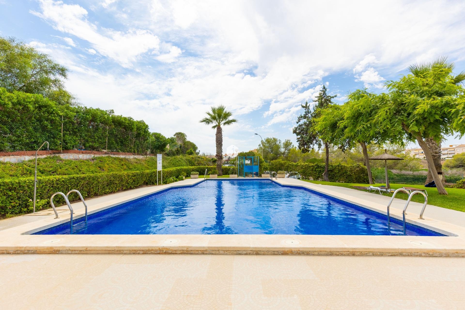 Z drugiej ręki - Mieszkanie w bloku -
Torrevieja - Torreblanca