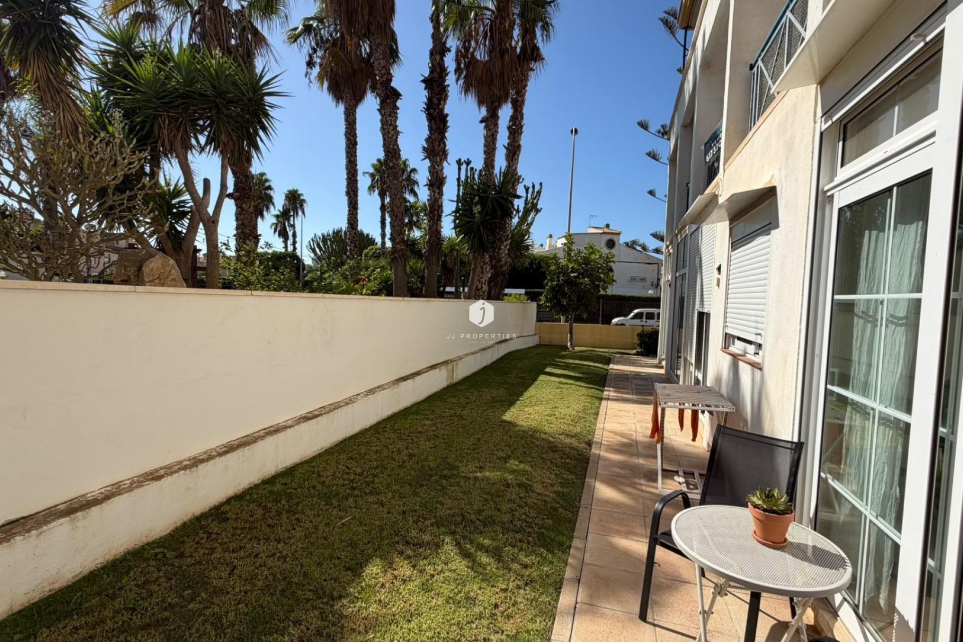 Z drugiej ręki - Mieszkanie w bloku -
Torrevieja - Torreblanca