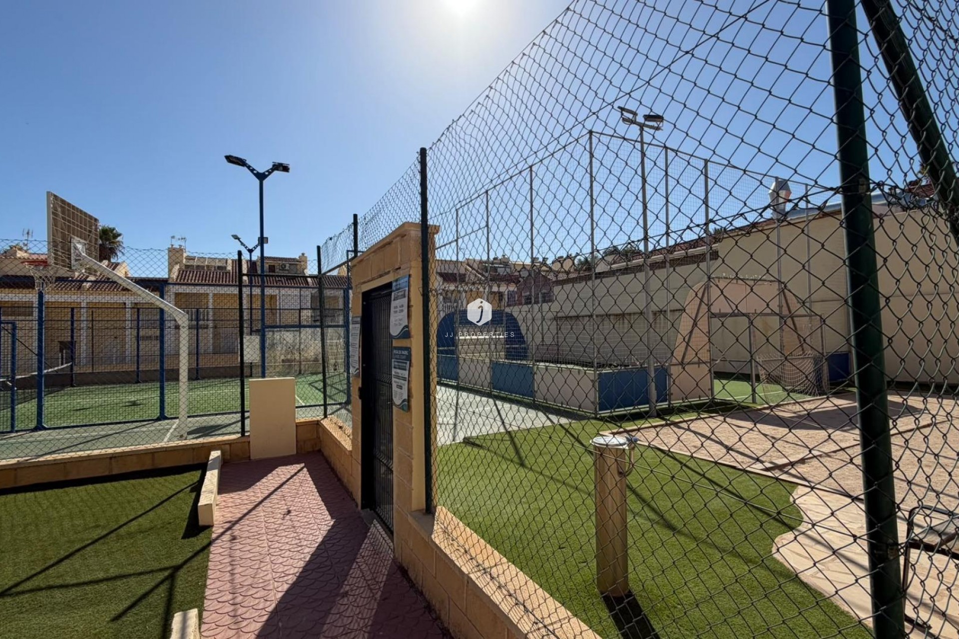 Z drugiej ręki - Mieszkanie w bloku -
Torrevieja - Torreblanca