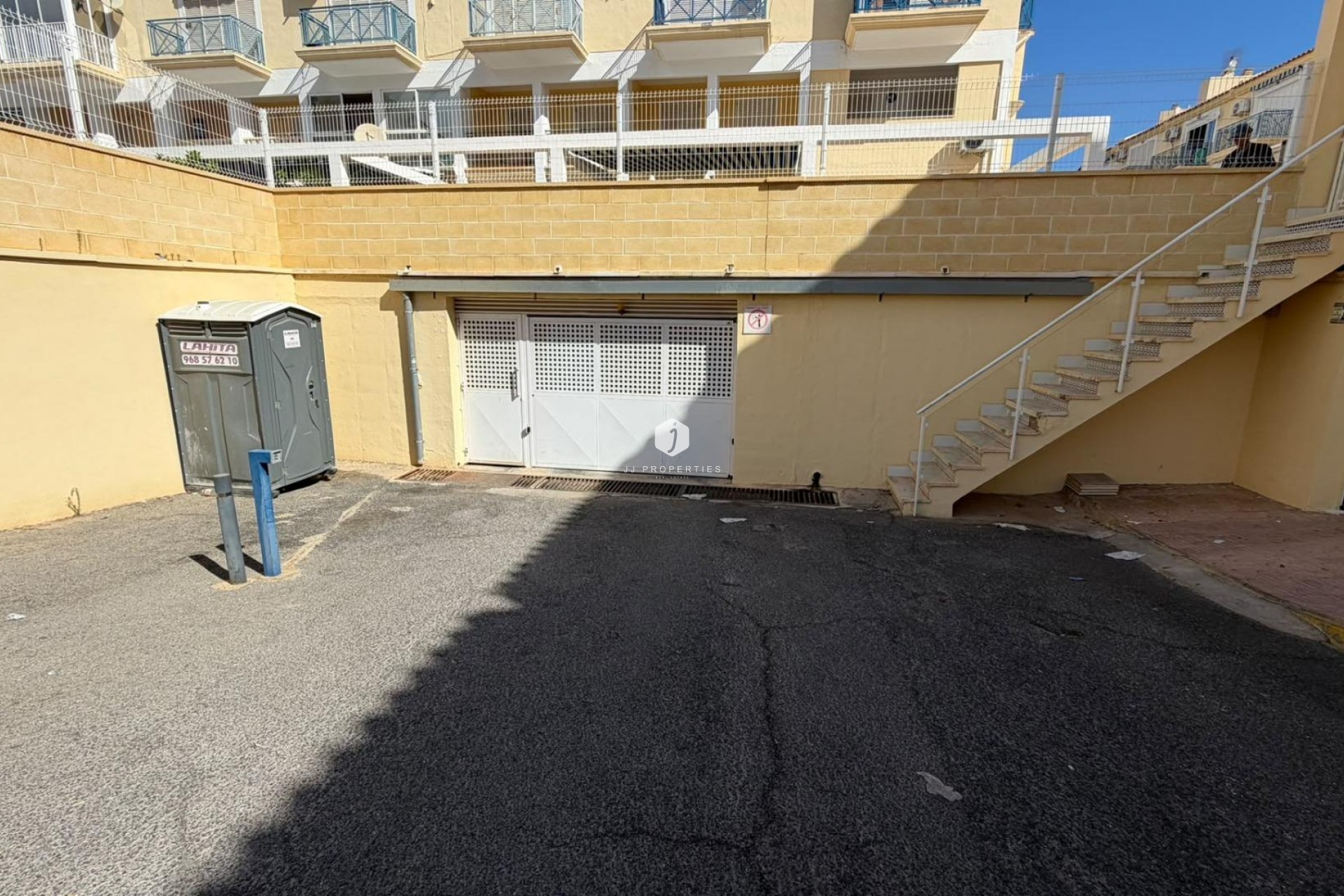Z drugiej ręki - Mieszkanie w bloku -
Torrevieja - Torreblanca