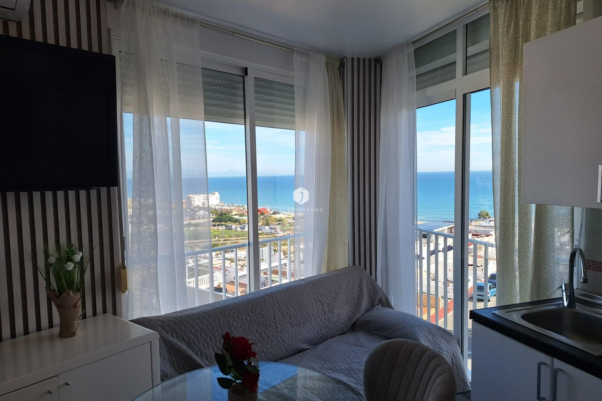 Z drugiej ręki - Mieszkanie w bloku -
Torrevieja - Torrejón