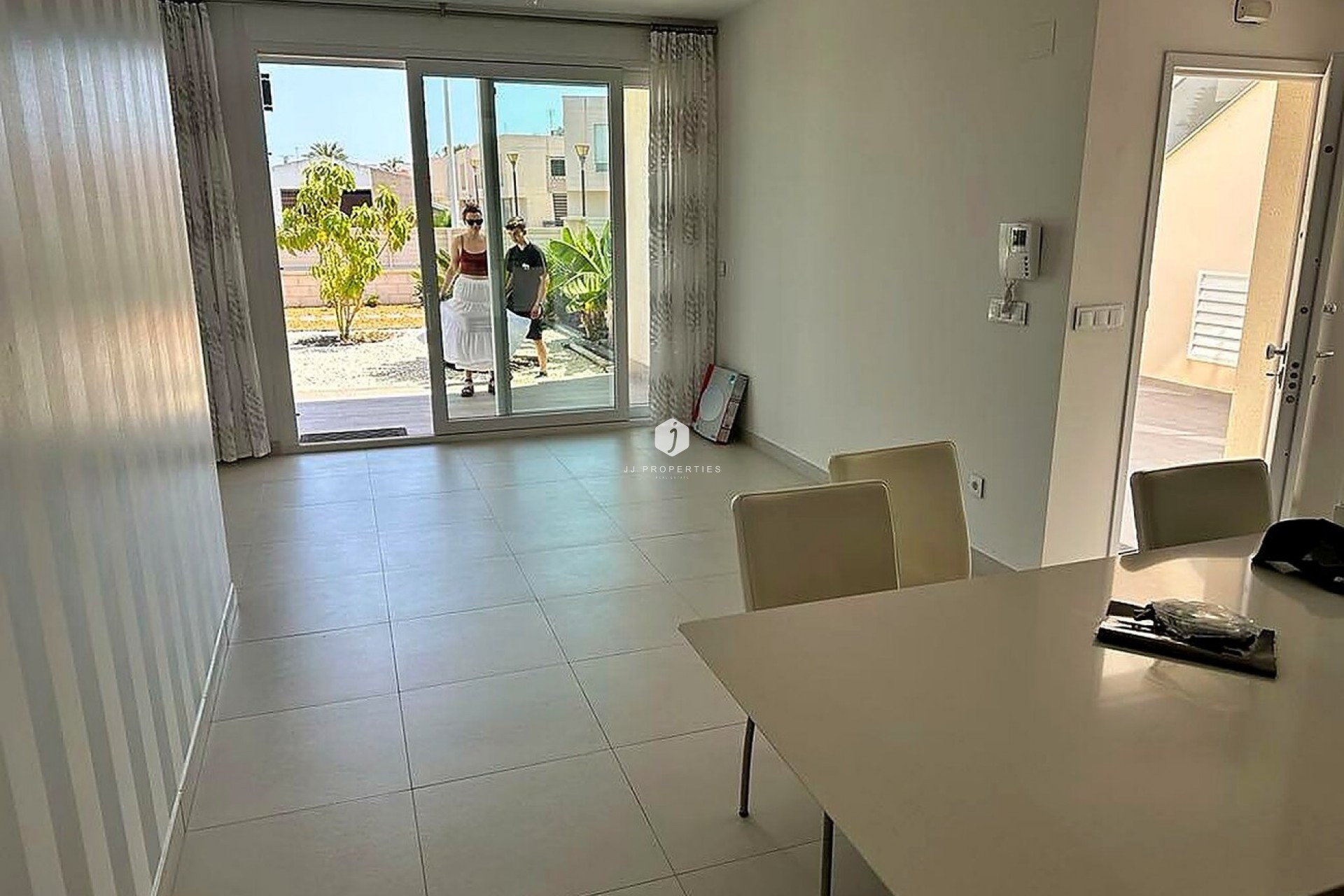 Z drugiej ręki - Mieszkanie w bloku -
Torrevieja - Torreta Florida