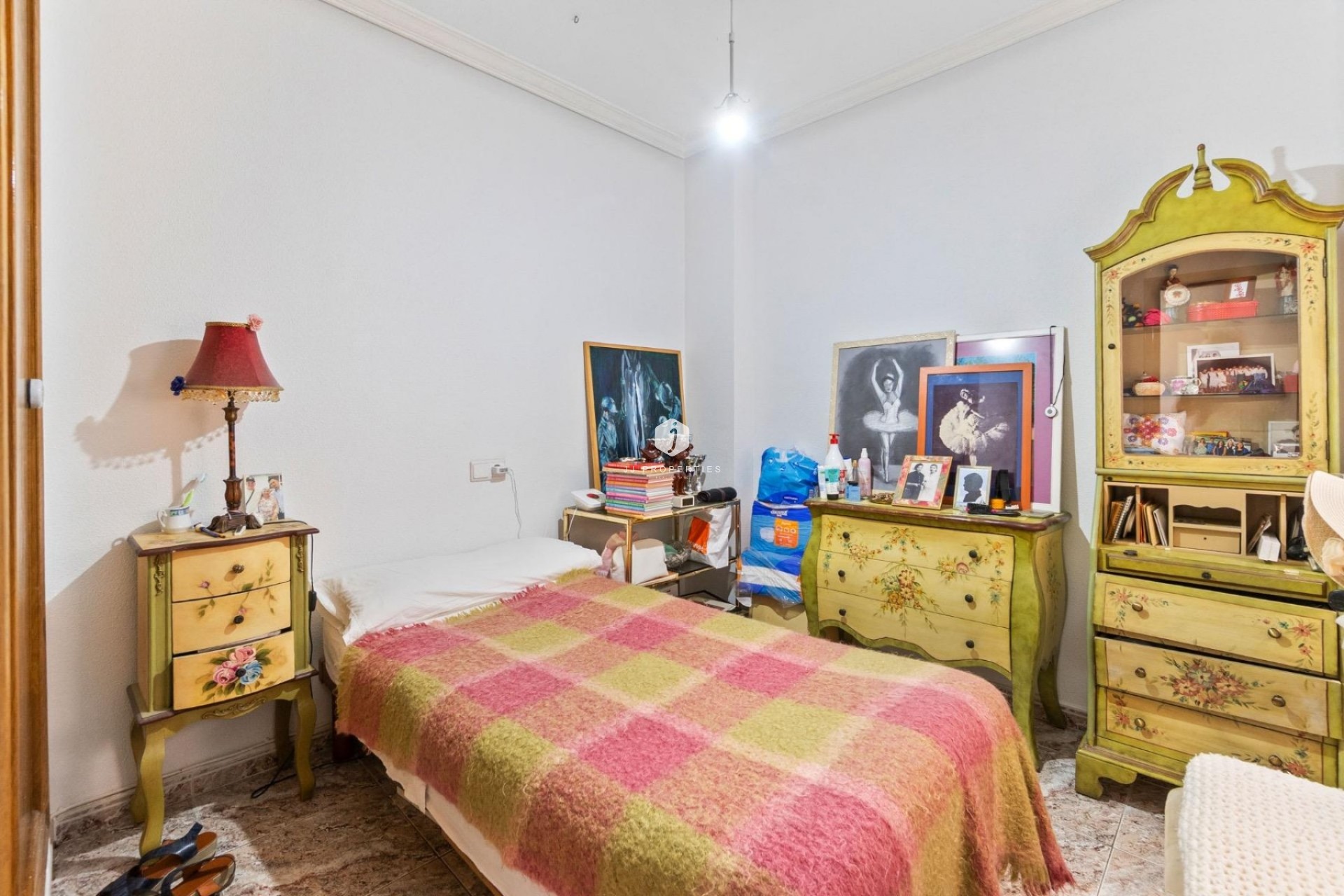 Z drugiej ręki - Mieszkanie w bloku -
Torrevieja - Torrevieja Centro