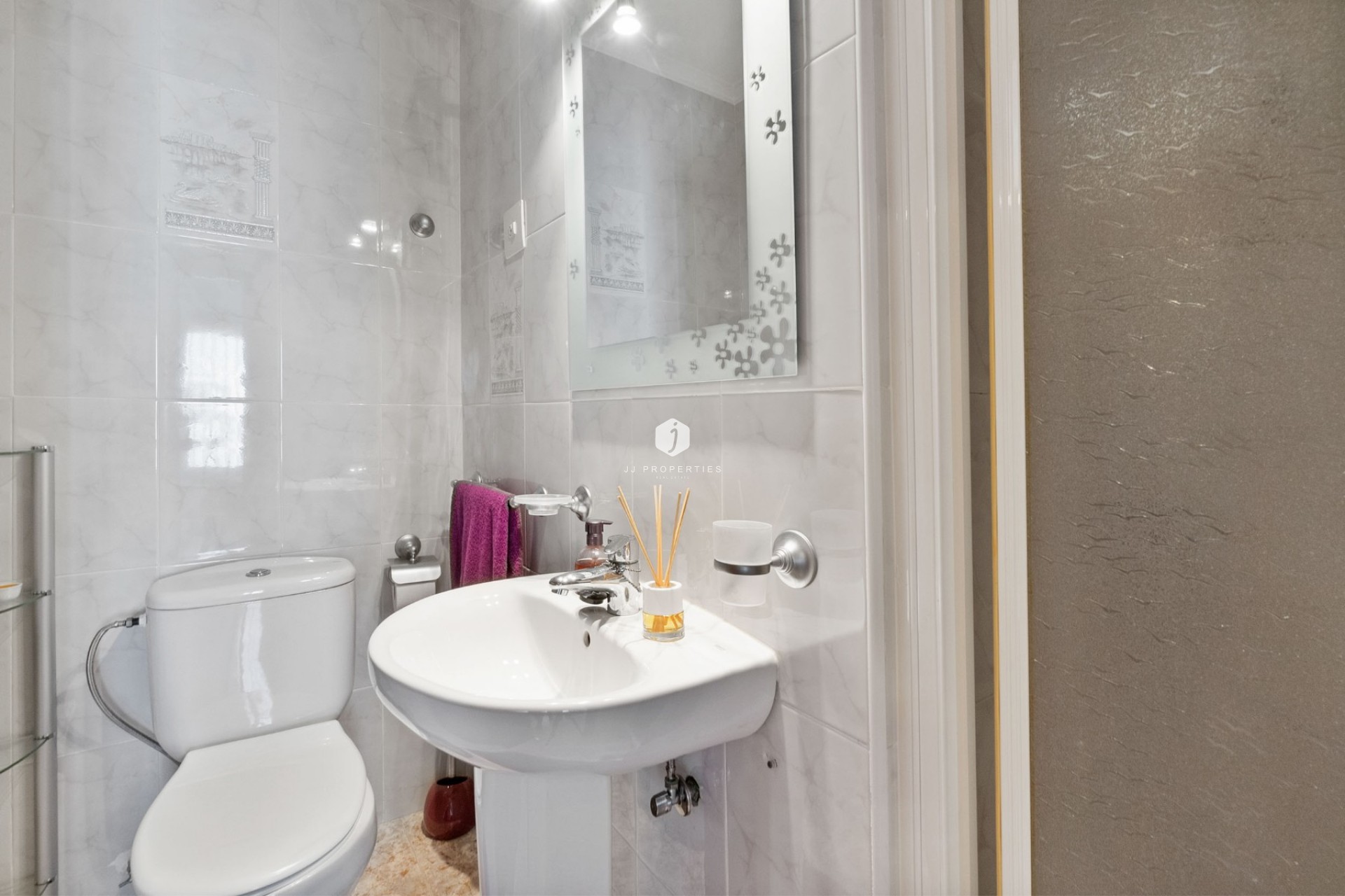 Z drugiej ręki - Mieszkanie w bloku -
Torrevieja - Torrevieja Centro