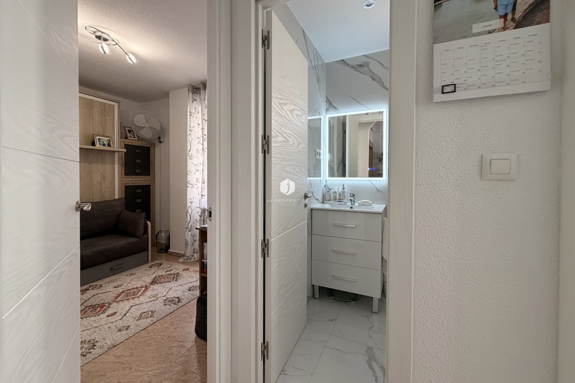 Z drugiej ręki - Mieszkanie w bloku -
Torrevieja - Urb. Calas Blancas III