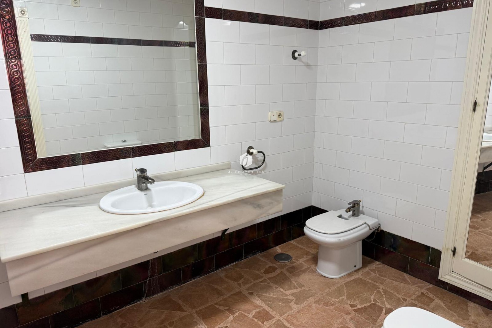 Z drugiej ręki - Mieszkanie w bloku -
Torrevieja