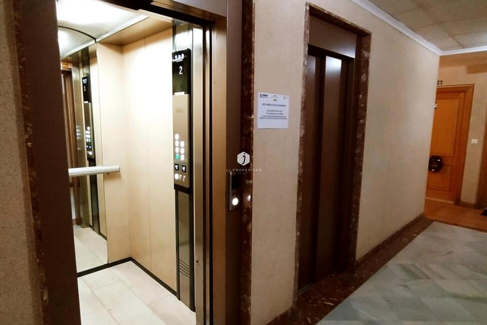 Z drugiej ręki - Mieszkanie w bloku -
Torrevieja