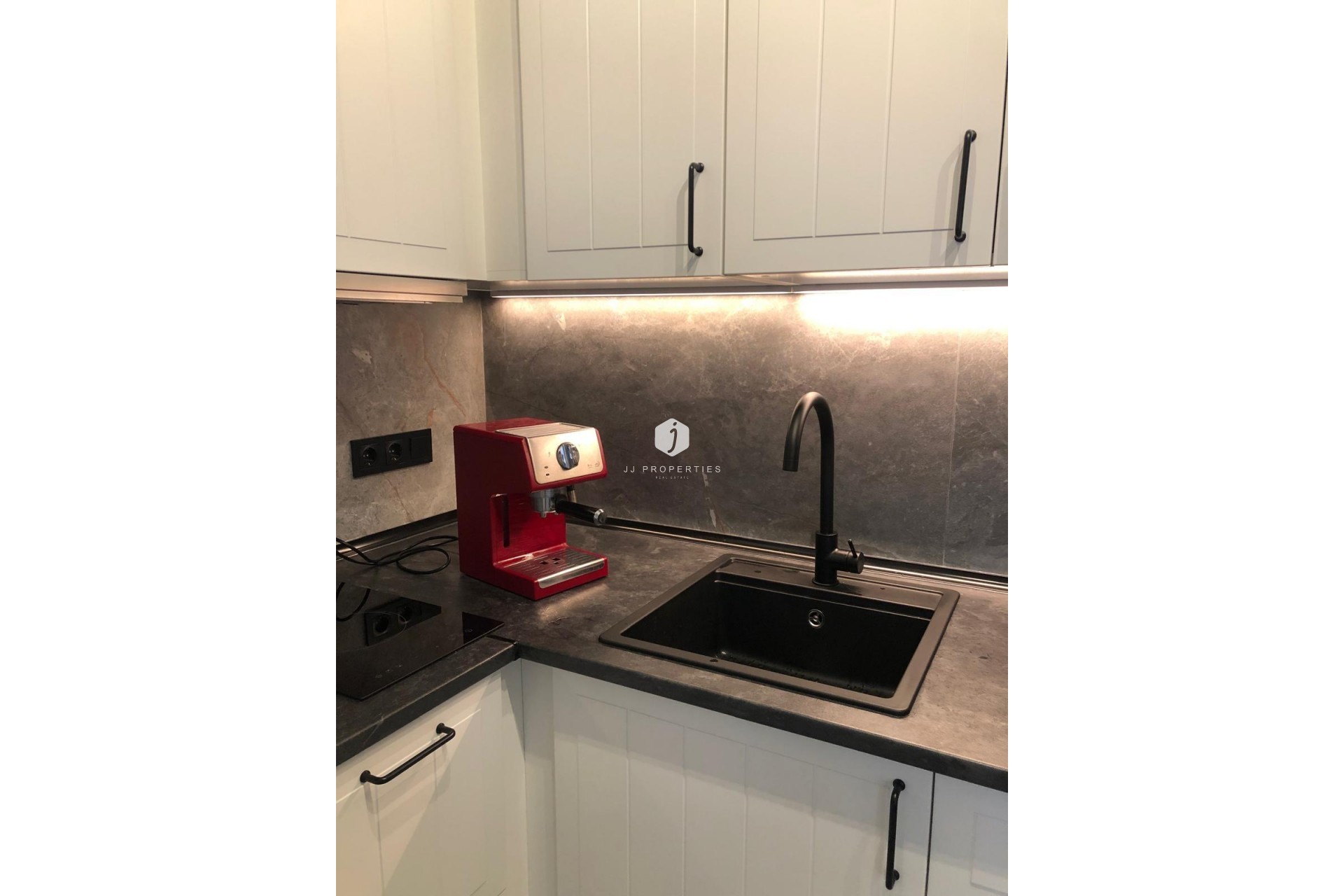 Z drugiej ręki - Mieszkanie w bloku -
Torrevieja