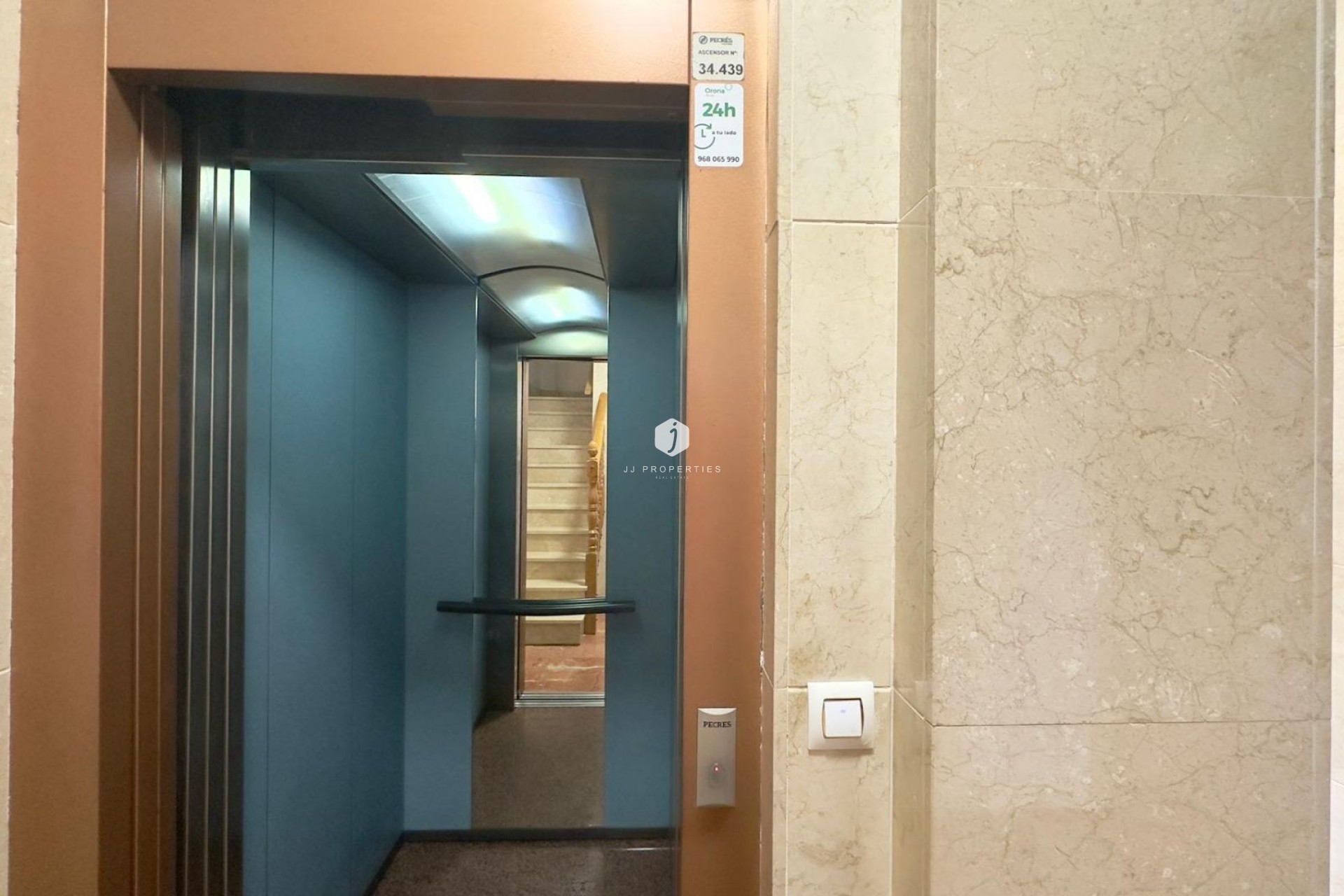 Z drugiej ręki - Mieszkanie w bloku -
Torrevieja