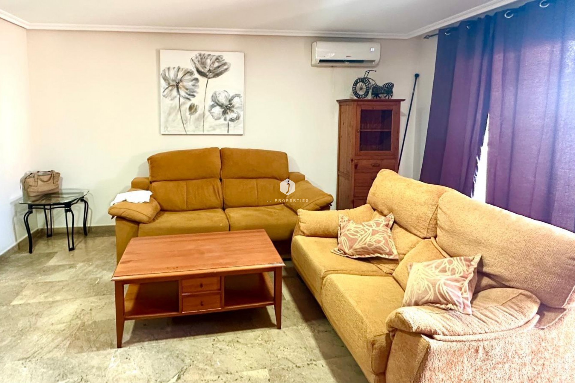 Z drugiej ręki - Mieszkanie w bloku -
Torrevieja