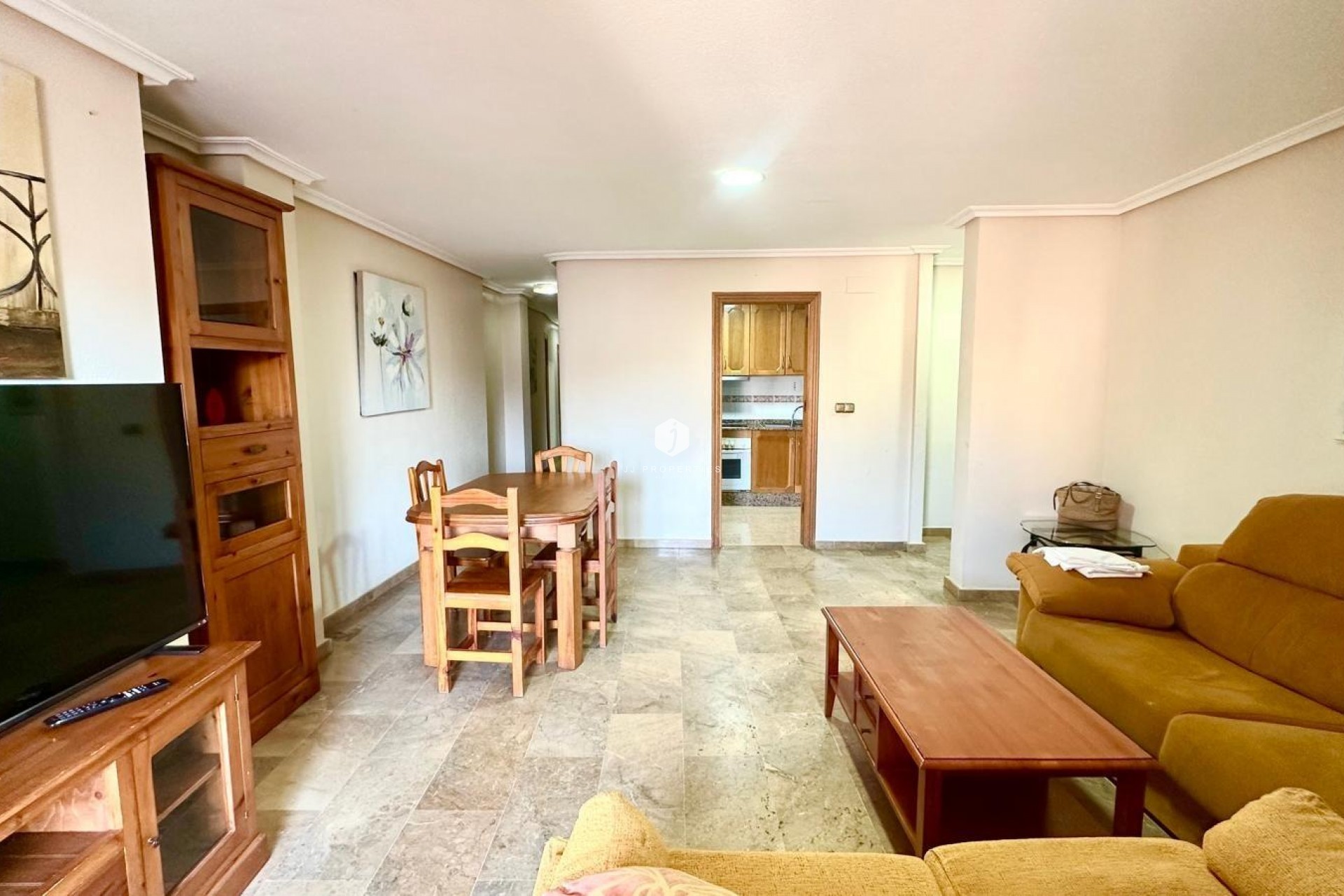 Z drugiej ręki - Mieszkanie w bloku -
Torrevieja