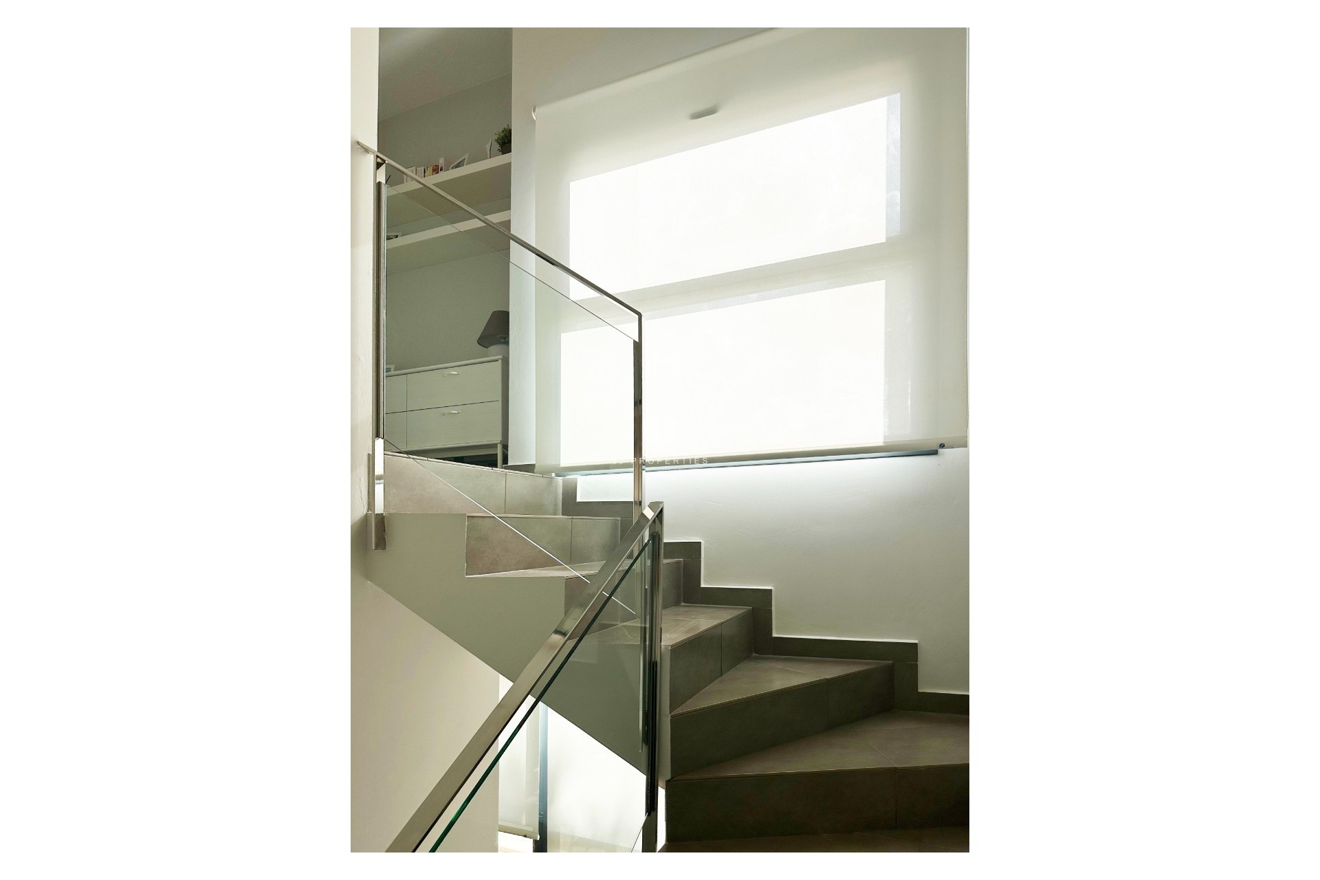 Z drugiej ręki - Szalet -
Algorfa - Inland