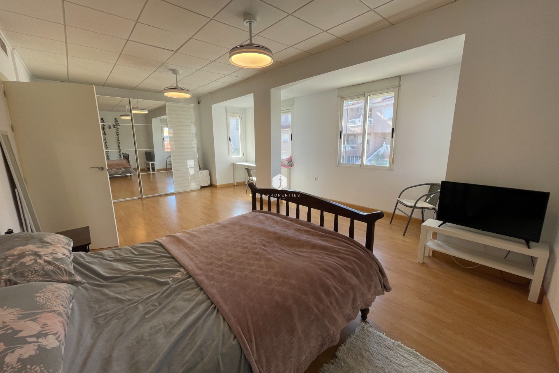 Z drugiej ręki - Szalet -
Algorfa - Inland