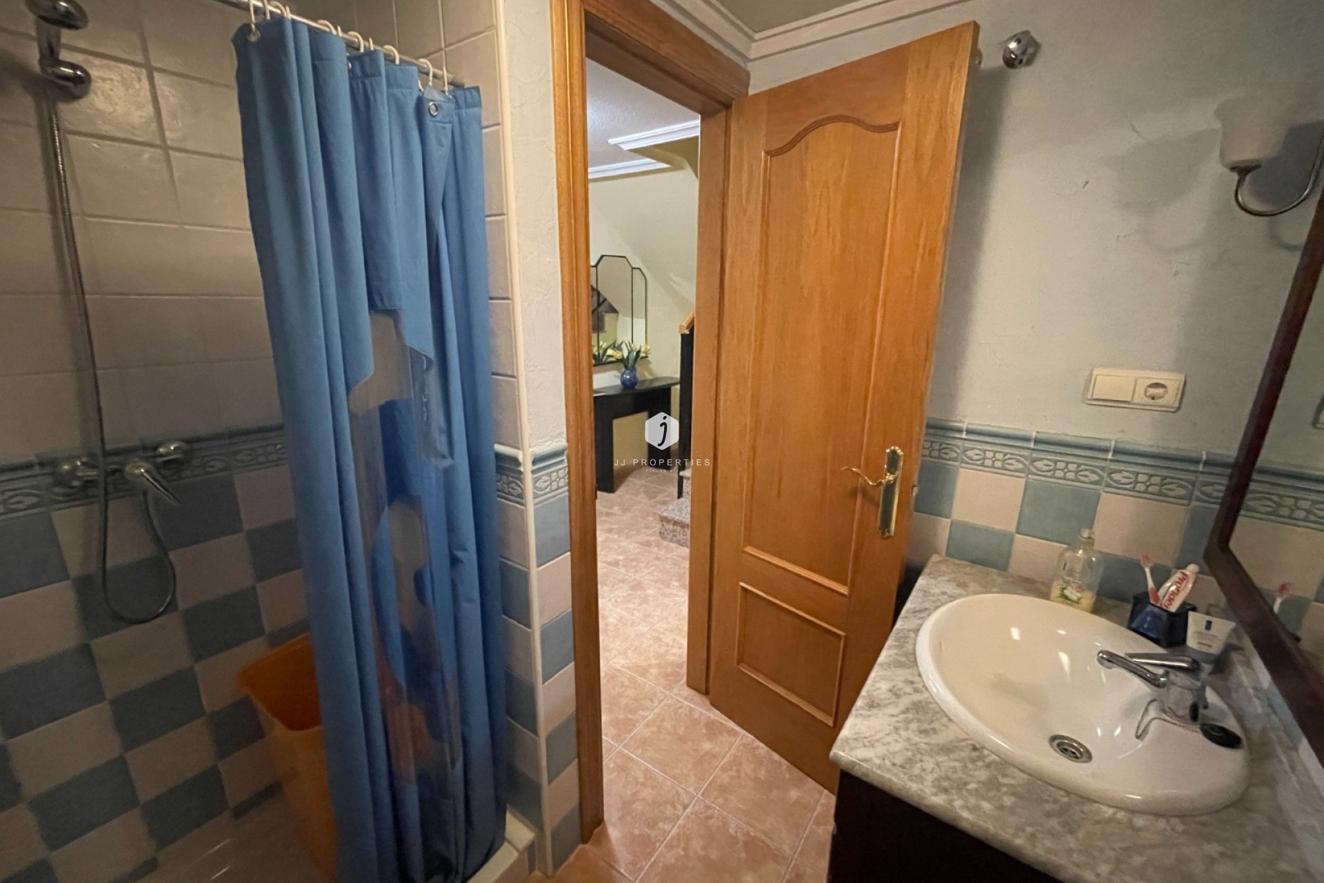 Z drugiej ręki - Szalet -
Almoradí - Inland