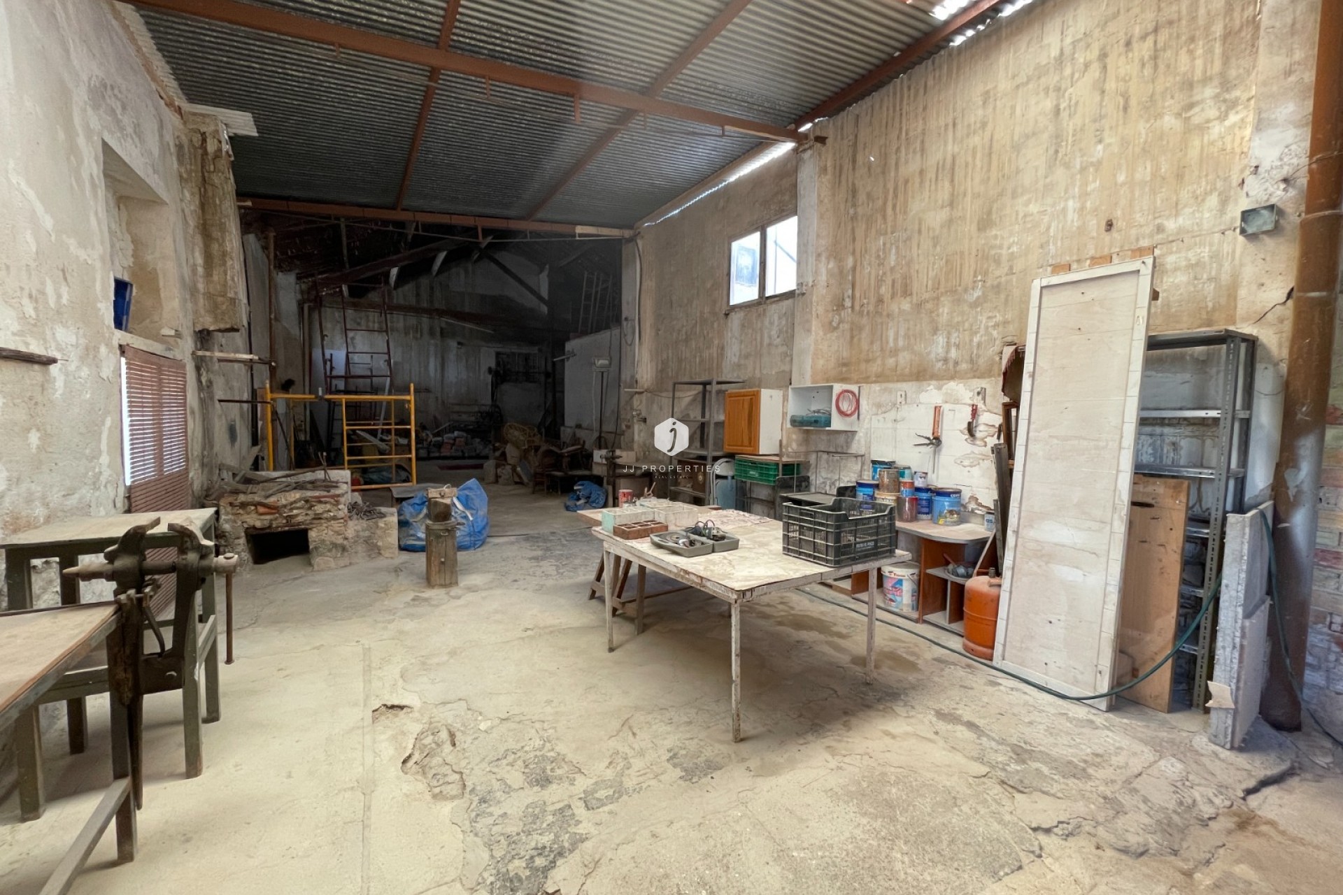 Z drugiej ręki - Szalet -
Benejúzar - Inland