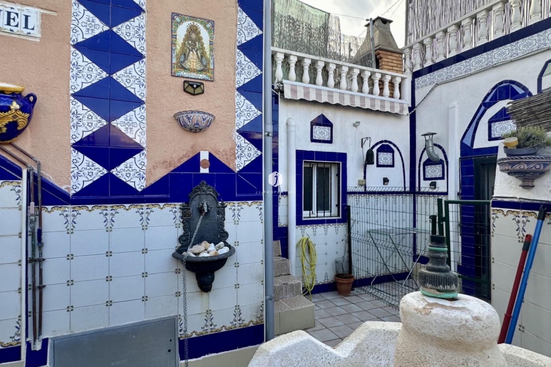 Z drugiej ręki - Szalet -
Benijofar - Costa Blanca