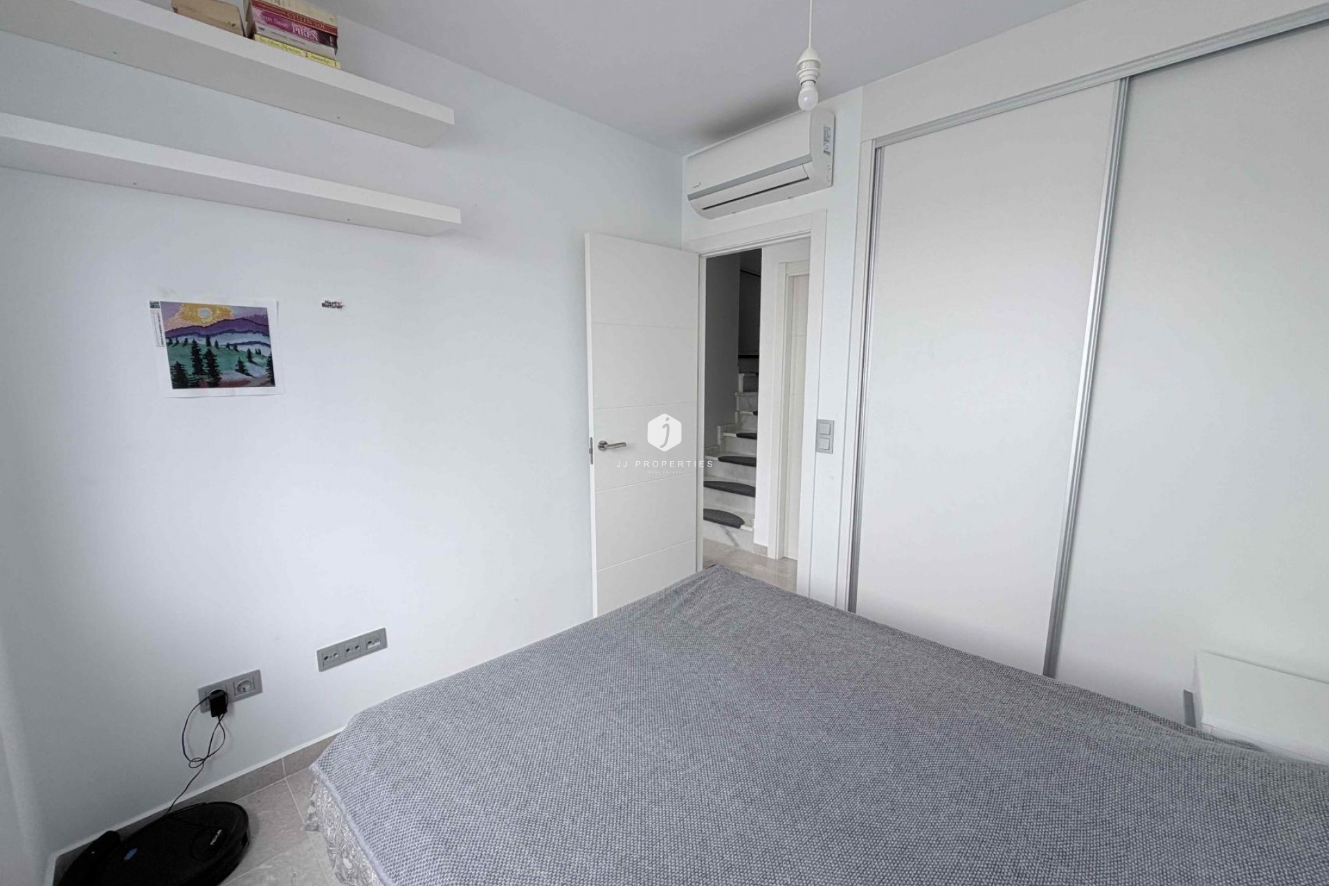 Z drugiej ręki - Szalet -
Cabo Roig - Costa Blanca