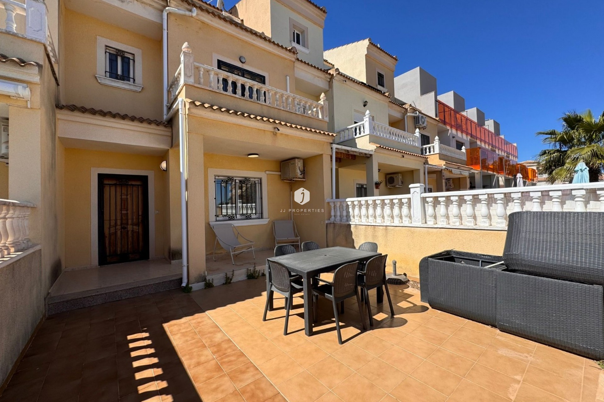 Z drugiej ręki - Szalet -
Campoamor - Costa Blanca