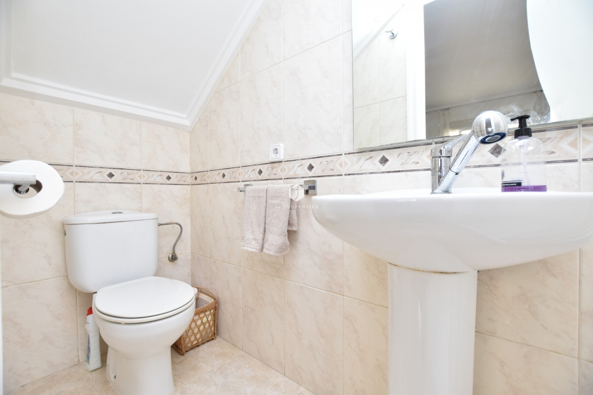 Z drugiej ręki - Szalet -
Ciudad Quesada - Costa Blanca