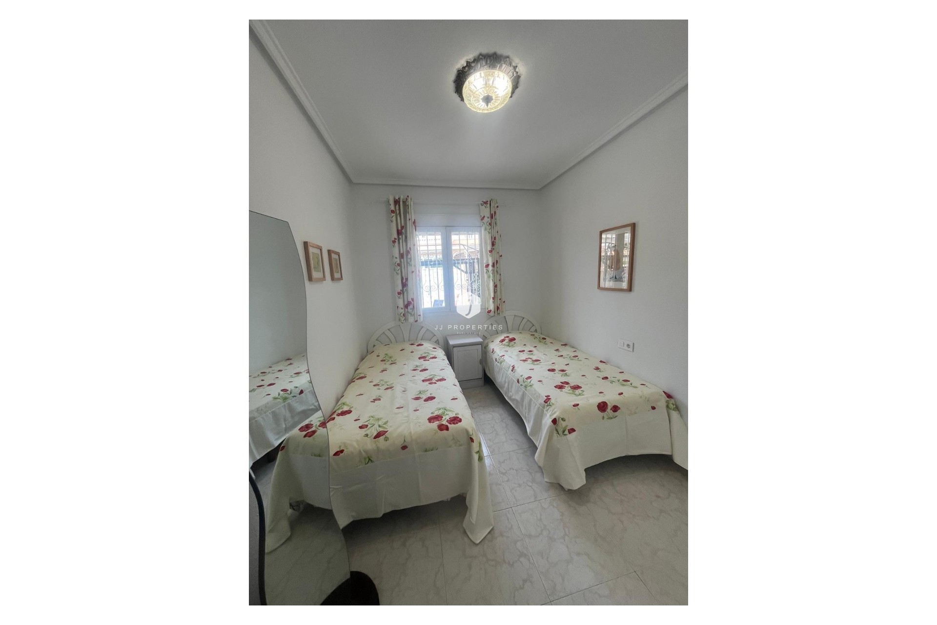 Z drugiej ręki - Szalet -
Ciudad Quesada - Costa Blanca
