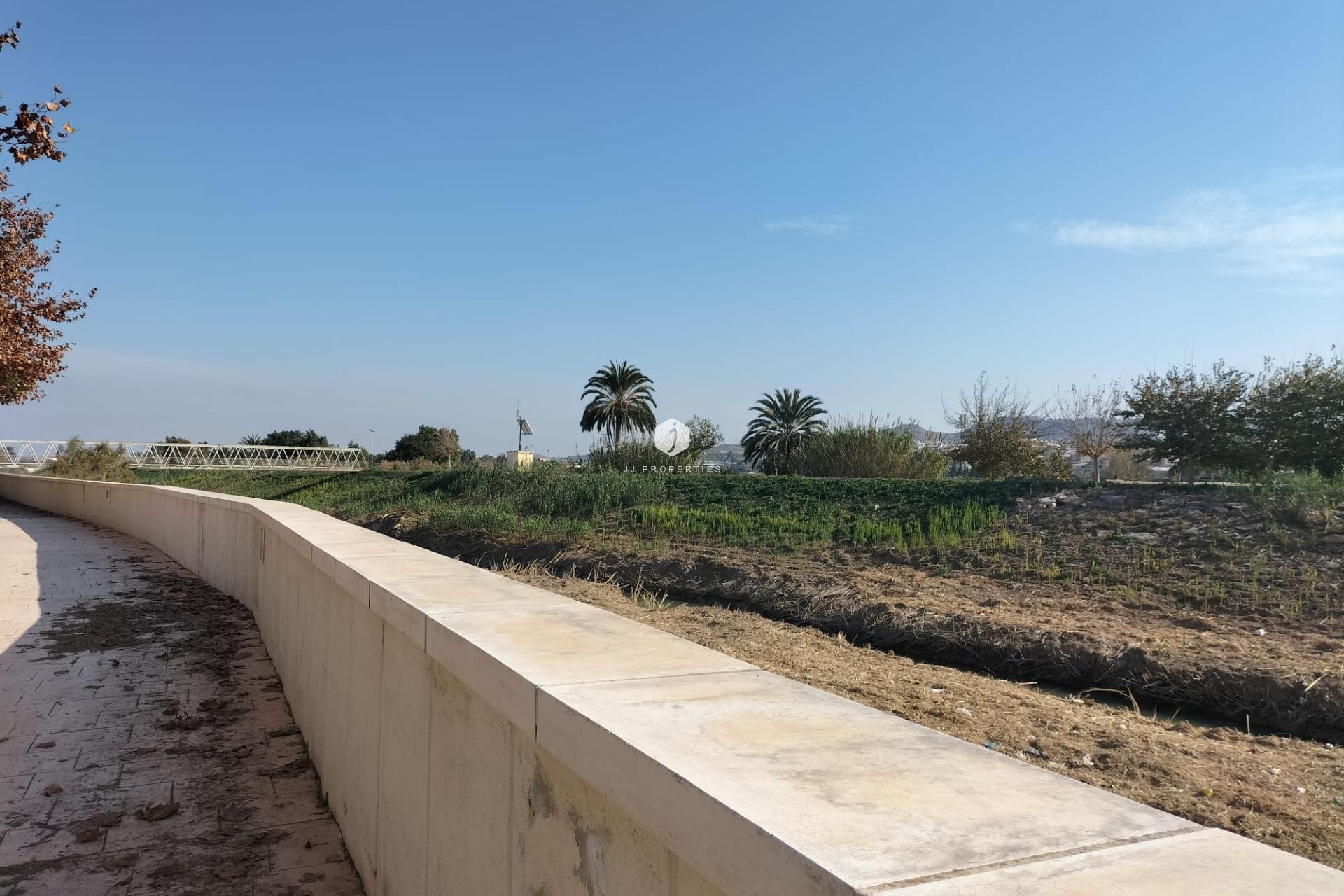 Z drugiej ręki - Szalet -
Formentera del Segura - Centro