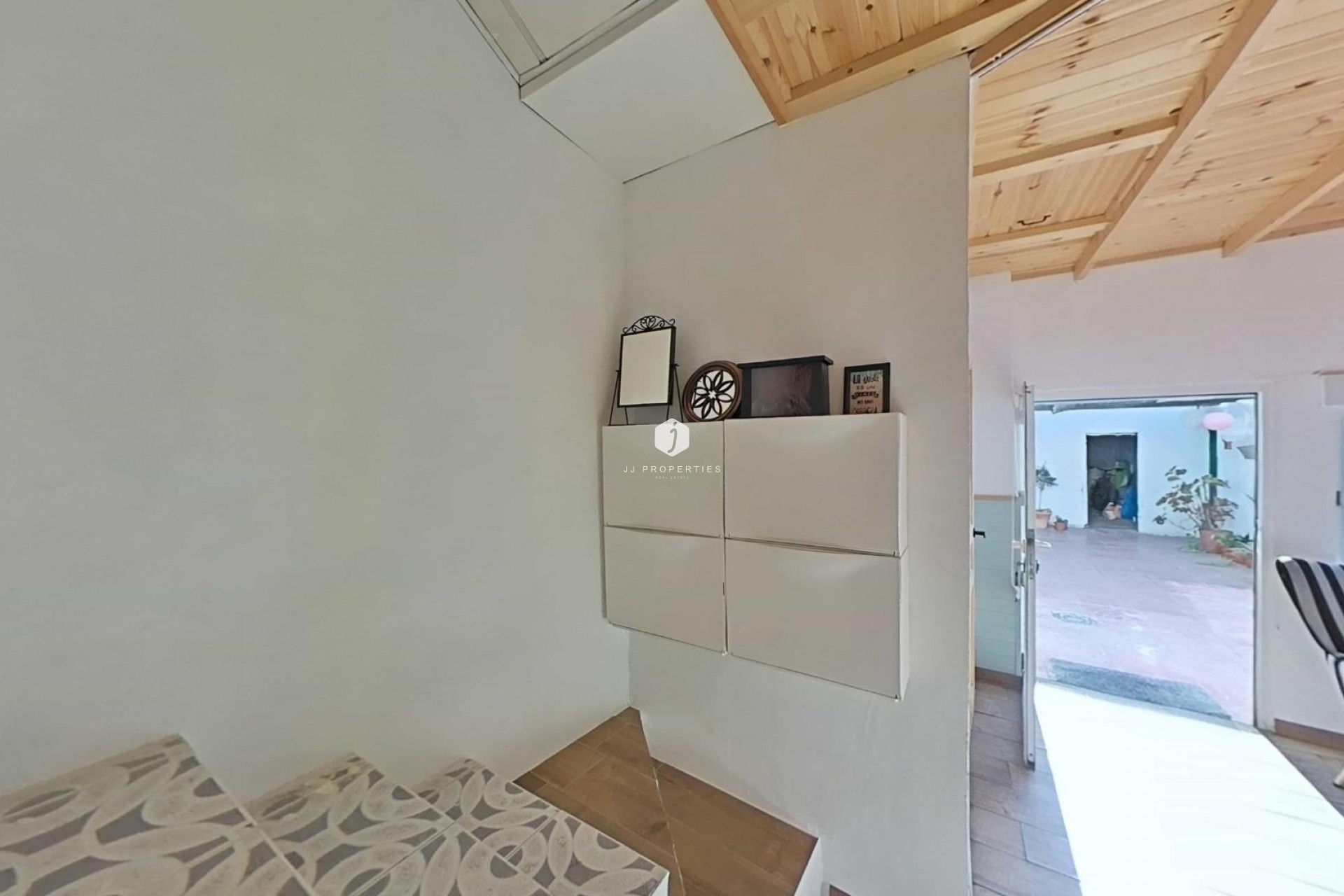 Z drugiej ręki - Szalet -
Formentera del Segura - Centro