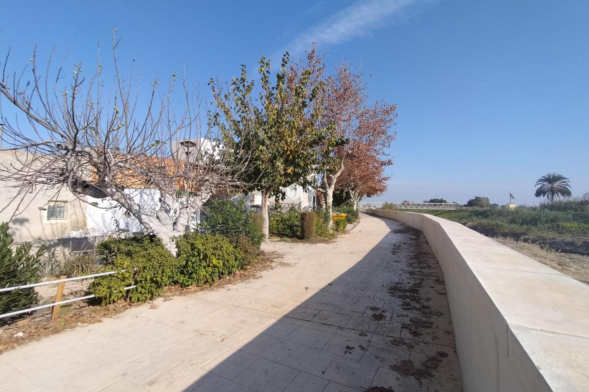 Z drugiej ręki - Szalet -
Formentera del Segura - Centro